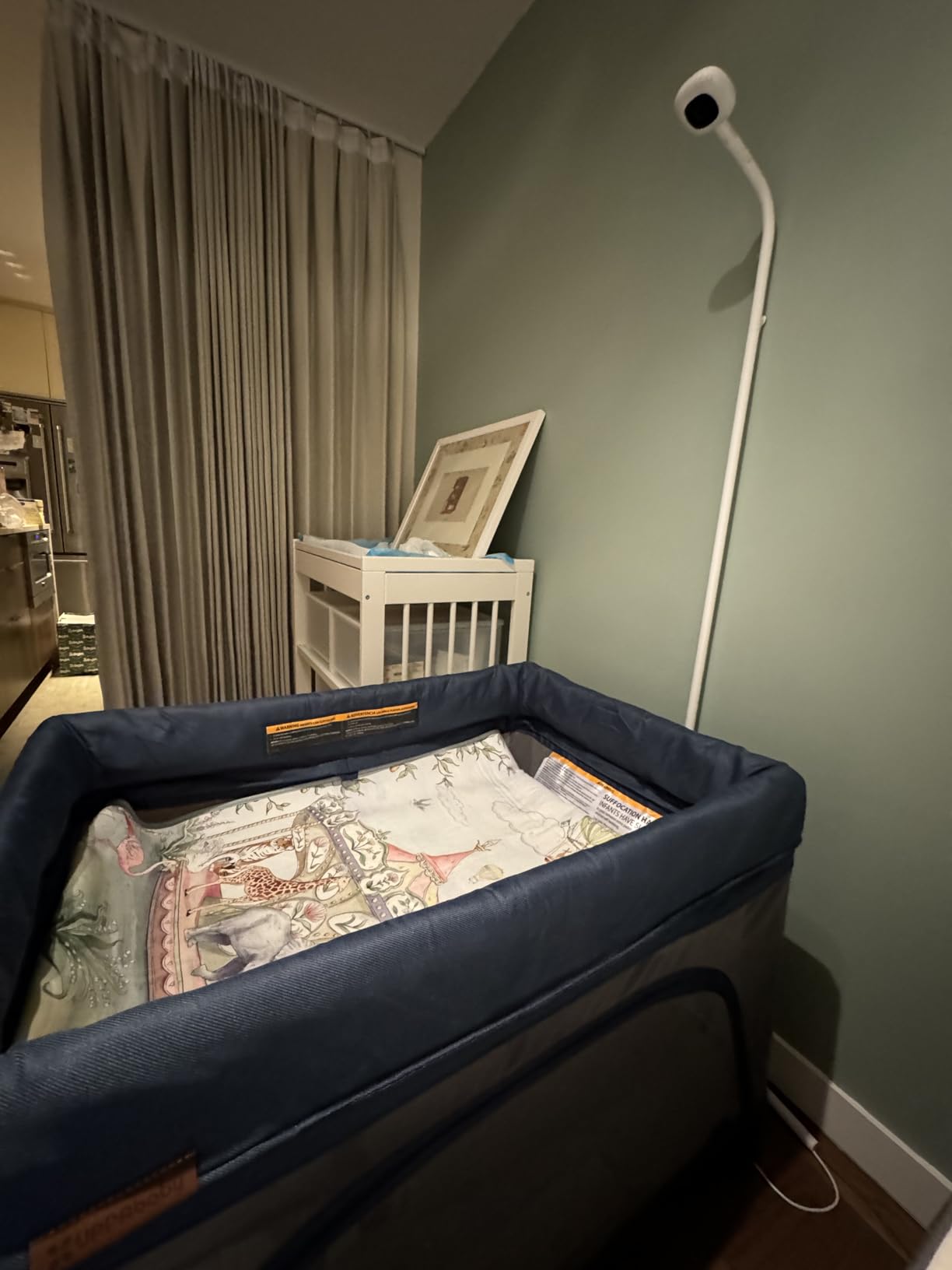 UPPAbaby Remi Playard - Deluxe 3-in-1 Portable Playard, Bedside Bassinet and Travel Crib, Mesh Bassinet, Organic Cotton Mattress Cover customer photo 1