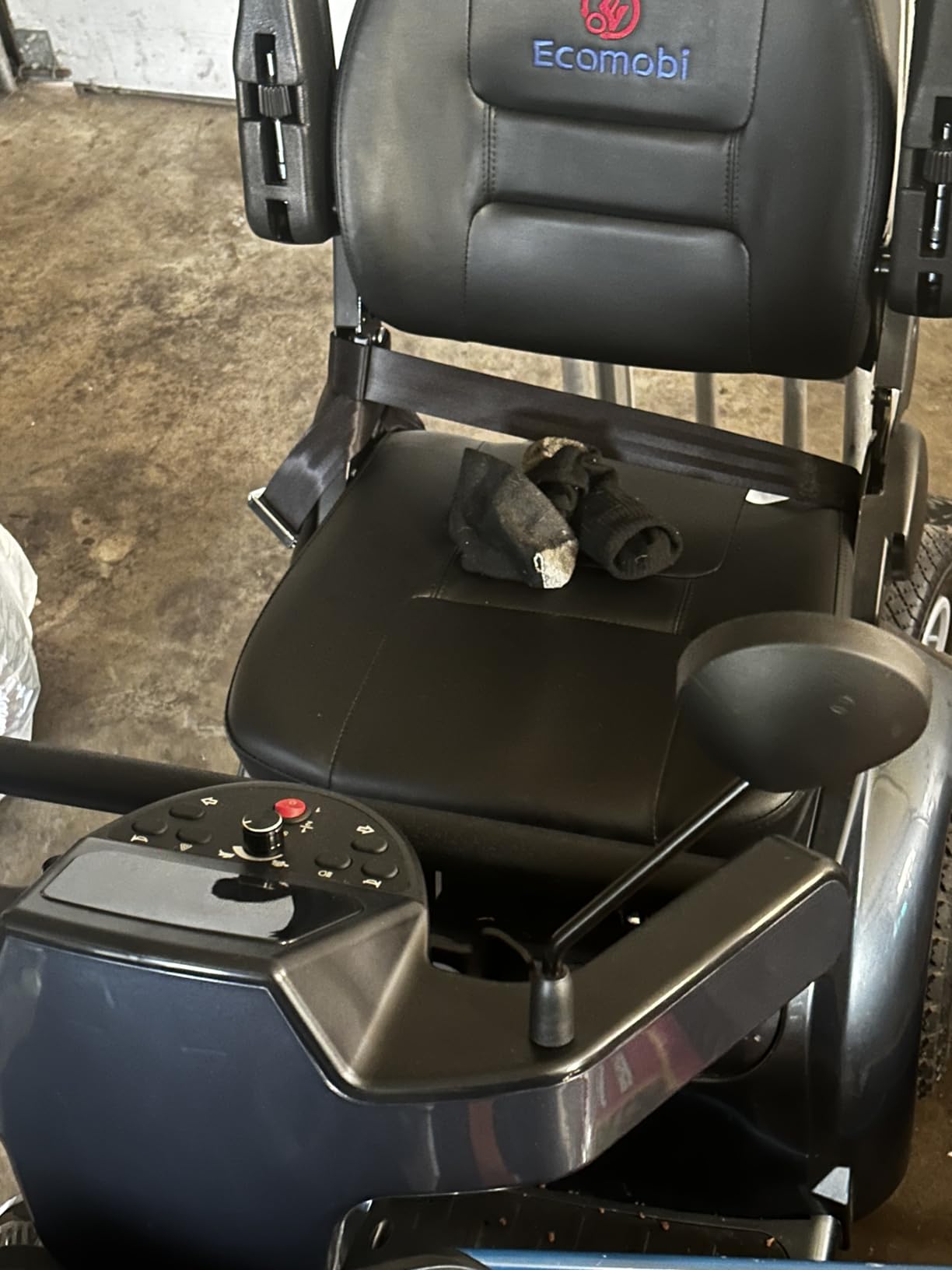 MS02 MAX All Terrain 1000W Electric Mobility Scooter for Adults & Seniors - 500LBS Load & 32 Miles Range Powered Wheelchair Device w/Off-Road Absorber, Bluetooth Speaker, Dual Baskets, LED Light System customer photo 1