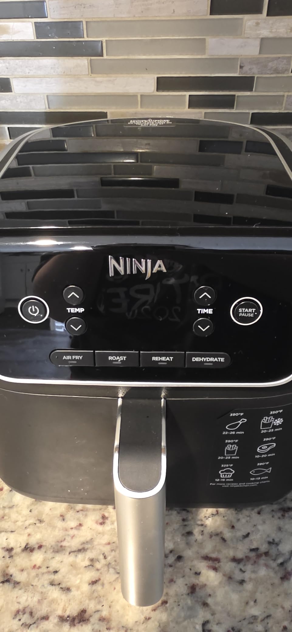 Ninja Air Fryer | 5 QT Capacity | 5-in-1 Air Fry, Bake, Roast, Reheat & Dehydrate | AF142, Grey customer photo 2