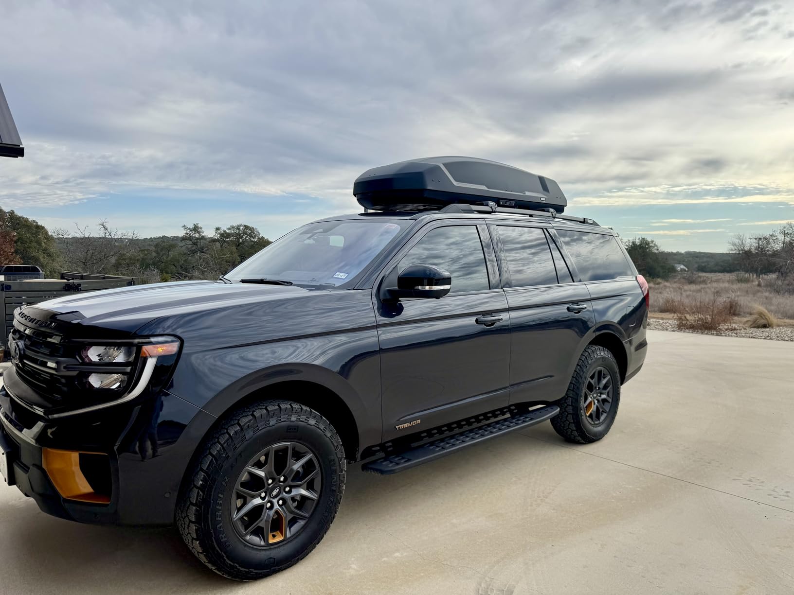 Thule Force 3 L Rooftop Cargo Box customer photo 2