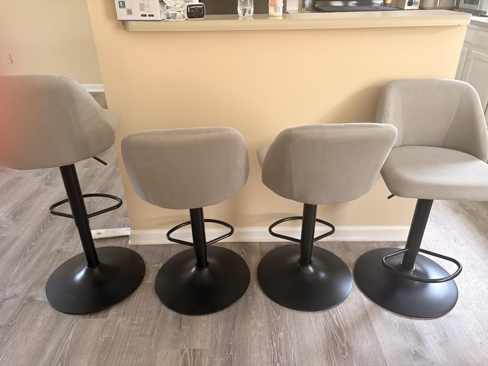 COLAMY Bar Stools Set of 4, Modern Swivel Bar Chairs, Adjustable Upholstered Barstools Counter Height with Full Backrest for Bar, Dining Room, Kitchen Island, Beige customer photo 2