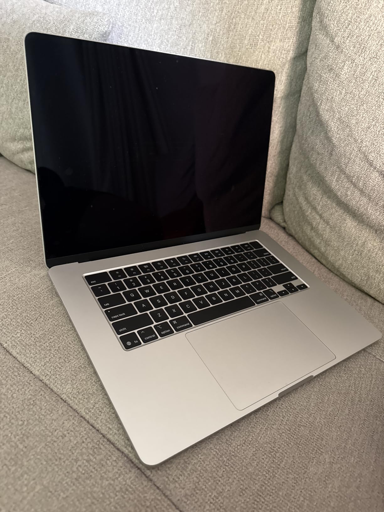 2025 MacBook Air 15-inch Laptop with M4 chip: Built for Apple Intelligence, 15.3-inch Liquid Retina Display, 16GB Unified Memory, 512GB SSD Storage, 12MP Center Stage Camera, Touch ID; Sky Blue customer photo 2