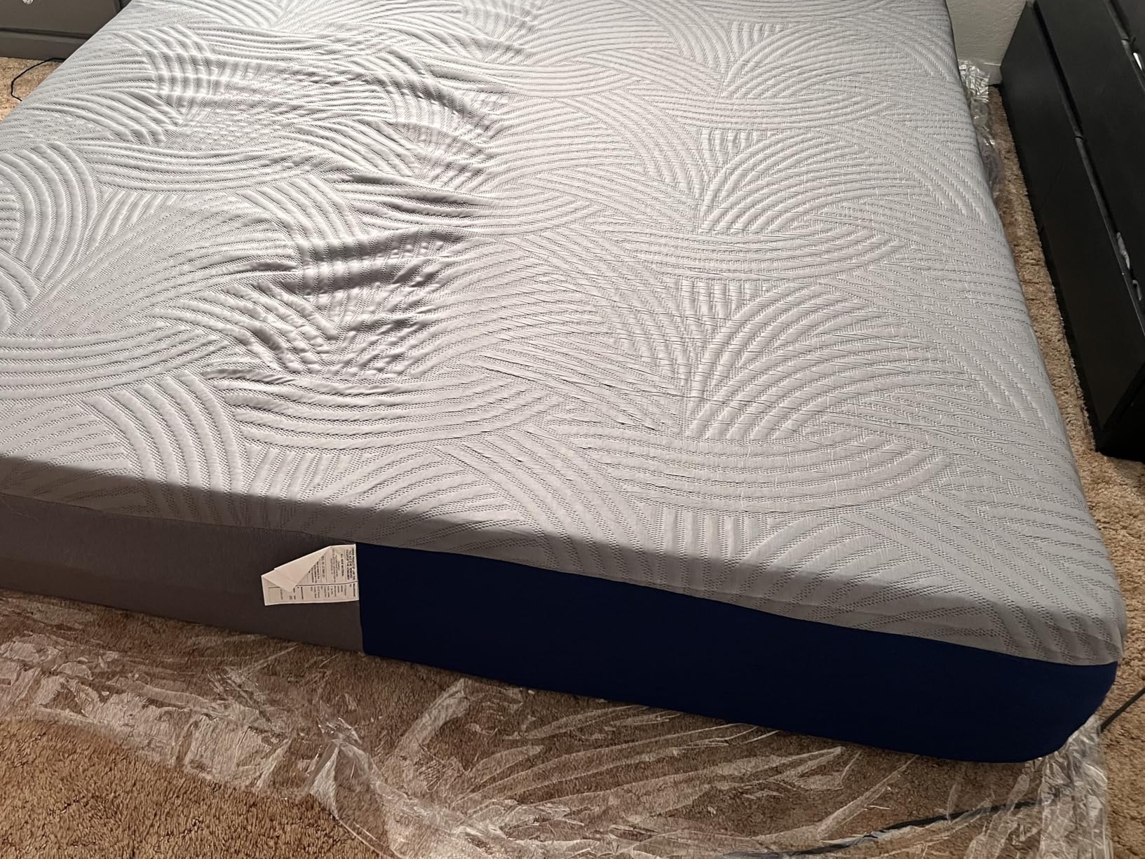 Sweetnight CoolNest 14 Inch King Size Mattress, Cooling King Memory Foam Mattress for Cool Night Sleep, 5-Zone Ergo Support for Pressure Relief, Medium, CertiPUR-US Certified customer photo 1