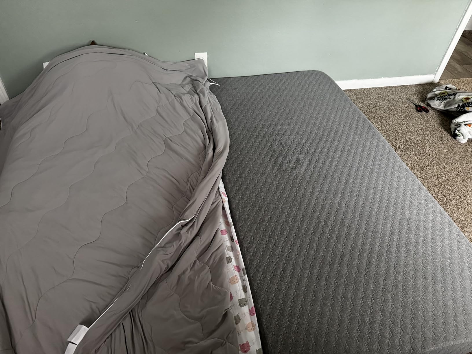 Novilla 14 Inch Queen Size Mattress, Cooling Memory Foam Mattress Queen with Enhanced Airflow, Pressure Relief & Durable Support, CertiPUR-US Certified Mattresses in a Box with Breathable Fabric customer photo 1