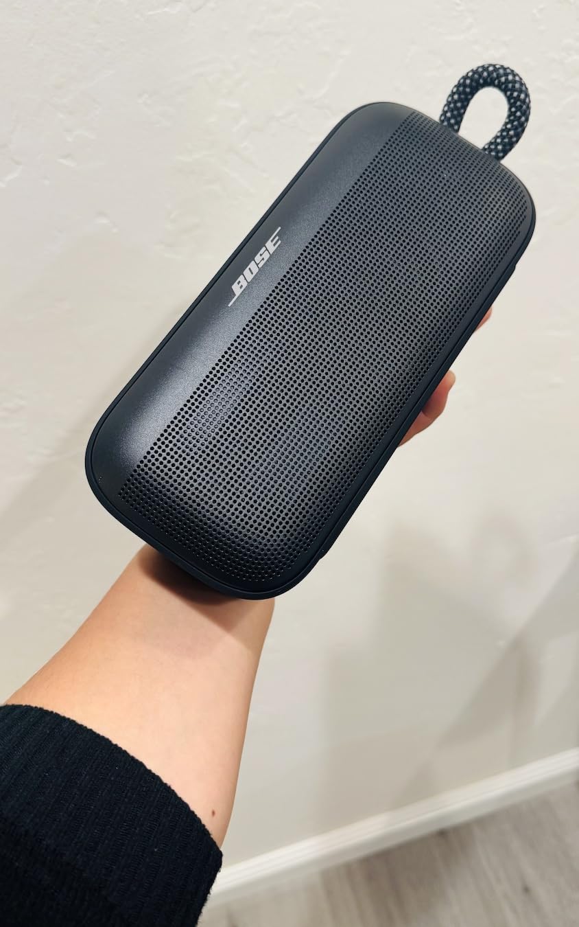 SoundLink Plus Portable Bluetooth Speaker, Wireless Outdoor Speaker, Up to 20 Hours Battery Life, Waterproof and Dustproof, Black customer photo 1