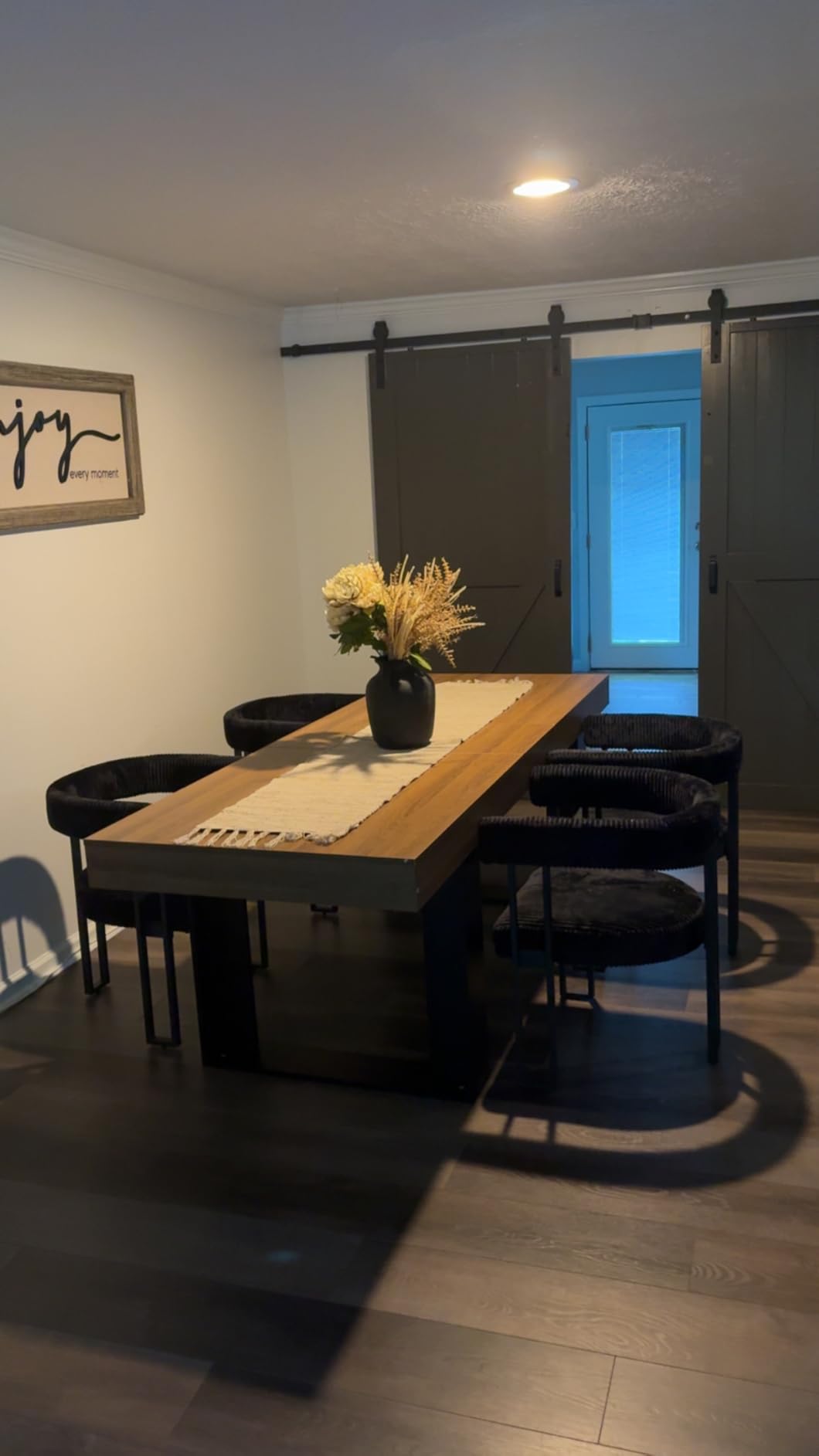 STHOUYN Farmhouse Rustic Extendable Dining Room Table for 8-10, 70.9