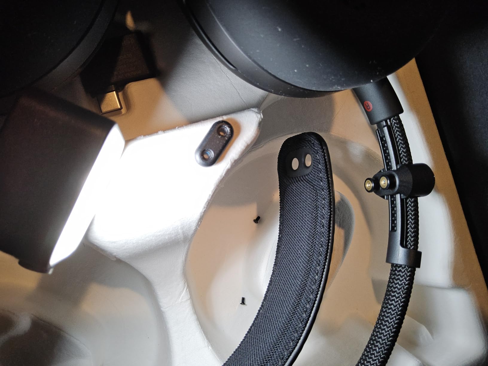 Sony INZONE H9 II Wireless Noise Canceling Gaming Headset, WH-1000XM6 Drivers, Lightweight, Detachable Cardioid AI Mic, 2.4GHz and Bluetooth, Soft Case, for PC, PS5, Switch, and Mobile, Black customer photo 1