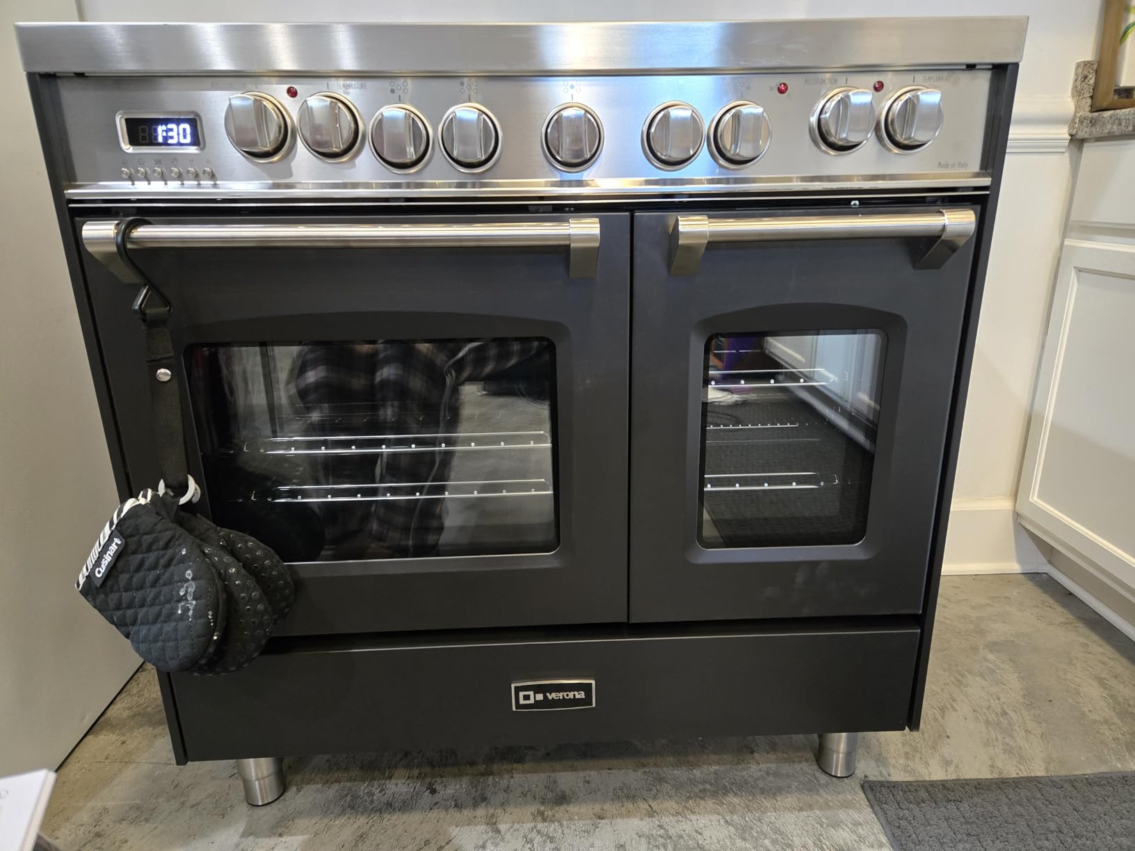 Verona VPFSEE365DE 36 inch Prestige Series Freestanding Double Oven Electric Range with 5 Elements, 3.5 cu. ft. Total Oven Capacity, European Convection in Matte Black customer photo 2