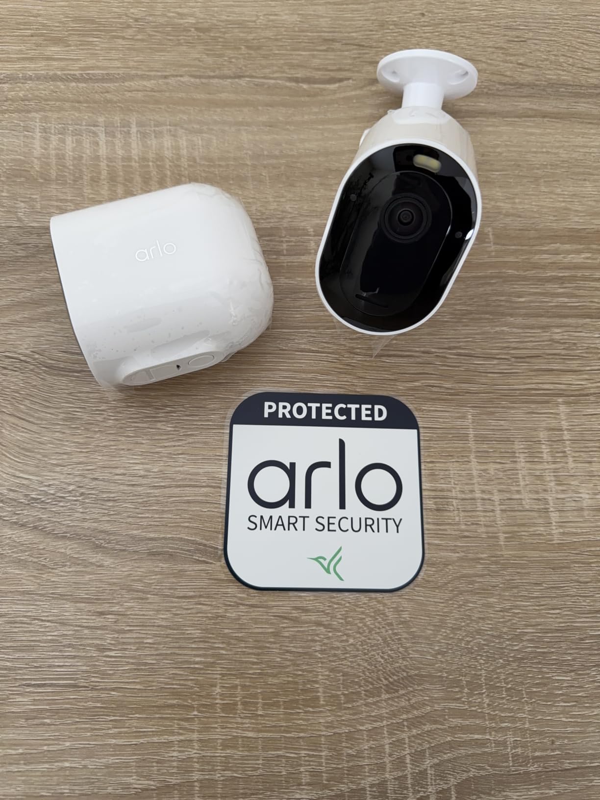 Arlo Pro Security Camera 2K HDR (6th Gen, 2025 Release) - Wireless Outdoor Camera, Rechargeable Removeable Battery, Emergency Response, 1-Month Trial of Secure Plan, 4 Cam, White, Motion Alert customer photo 2