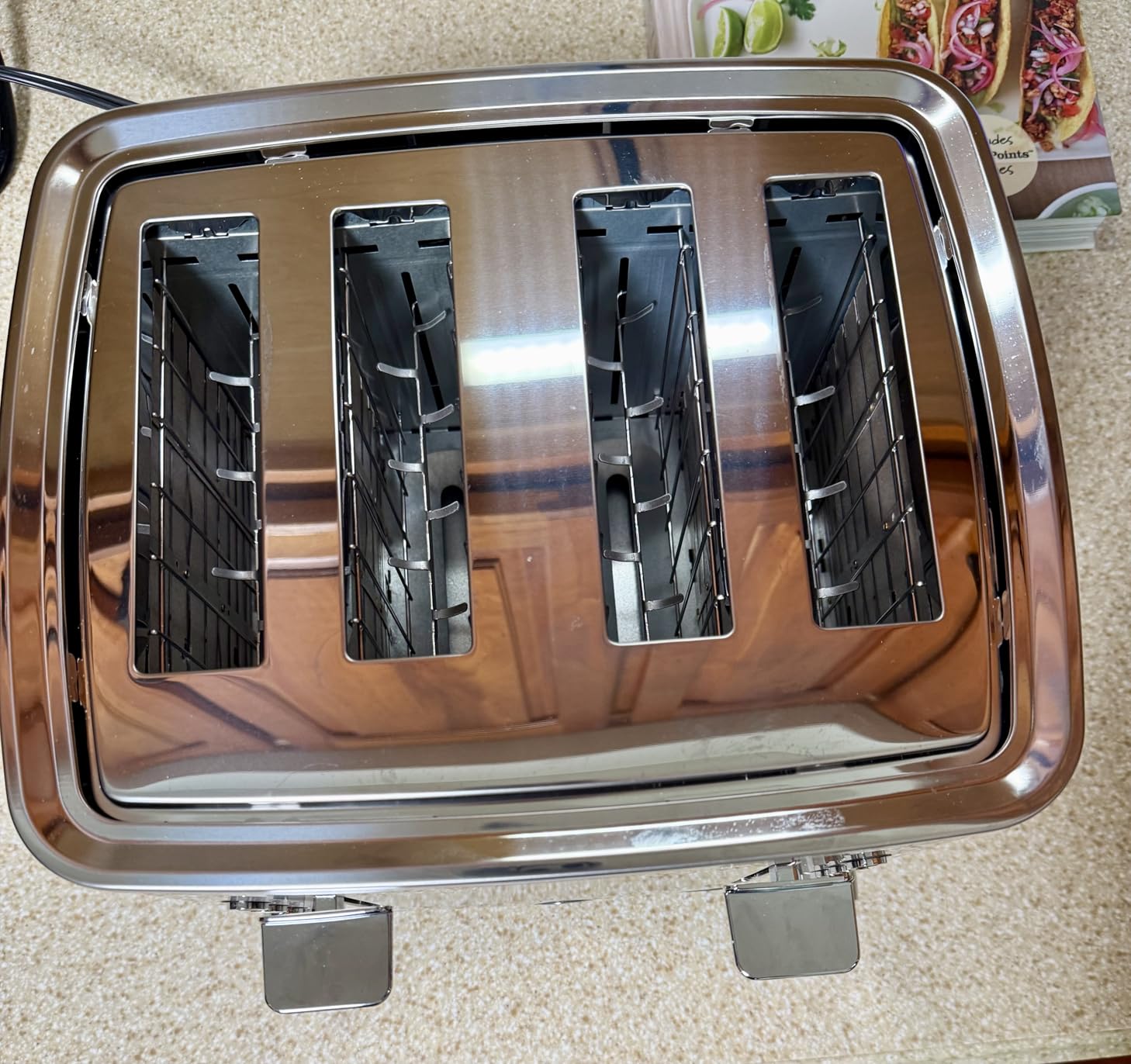 GE 4 Slice Toaster | Extra Wide Slots for Bagels, Breads, Waffles & More | 7 Shade Options | Countertop Kitchen Essentials | 1500 watt, White customer photo 1