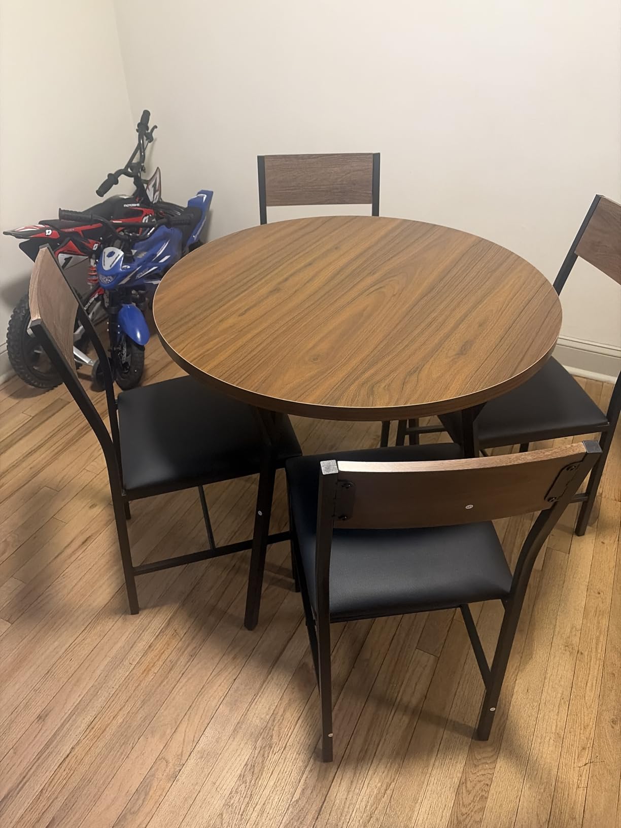 Pamapic Round Dining Table Set for 4, Kitchen Table and Chairs for 4, Dining Room Circle Dinner Pedestal Table, Solid Metal Frame, Space Saving Wood Small Kitchen & Dining Room Furniture, Walnut customer photo 2