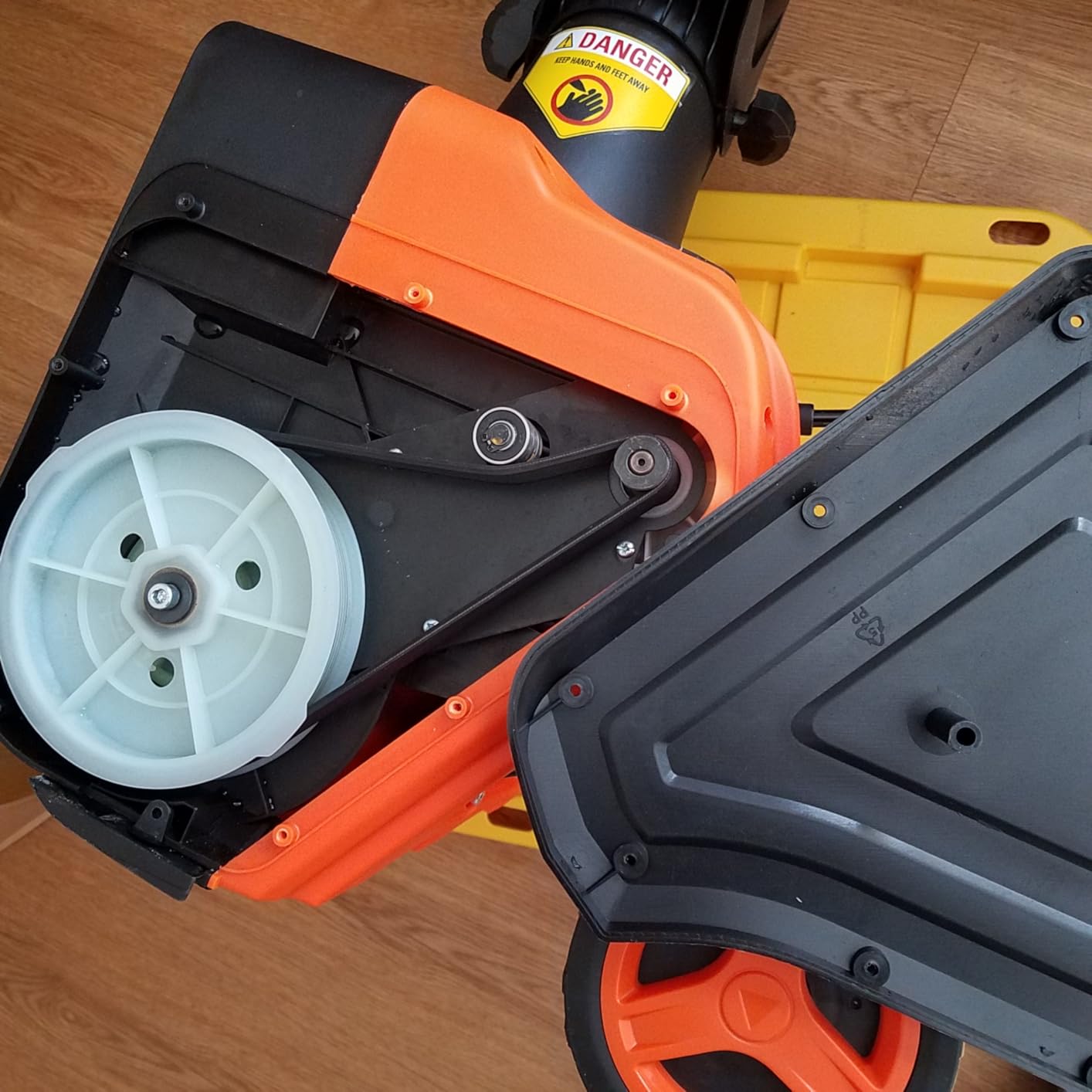 VEVOR Corded Electric Snow Blower, 20 inch 15A Snow Thrower with Dual LED Headlights & 180° Rotating Chute, 25FT Throwing Distance, 12