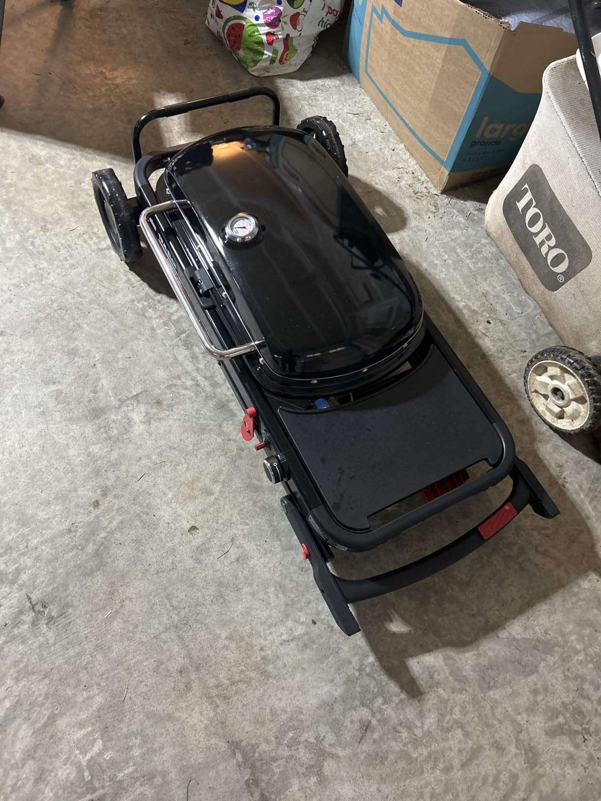 Weber Traveler Compact Portable Gas Grill (Liquid Propane), Black customer photo 2