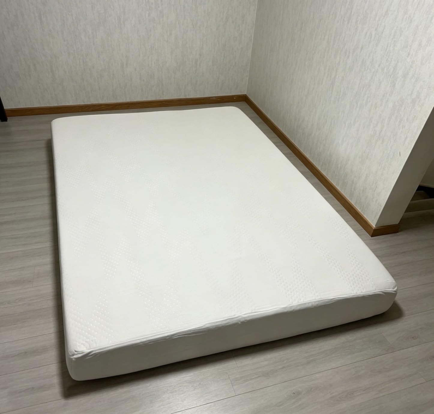 Avenco Queen Mattresses, 10 Inch Queen Size Mattress with Gel Memory Foam for Cool Night & Pressure Relief, Bed Mattress in a Box Medium Soft Plush Feel Colchones with Motion Isolating customer photo 1