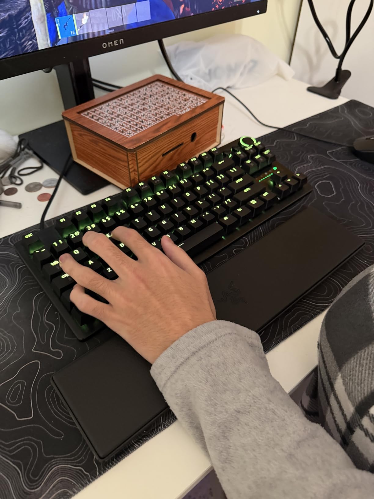 Razer Huntsman V3 Pro 8KHz Esports Gaming Keyboard: Analog Optical Switches Gen-2 - 8000Hz Polling - Snap Tap - Rapid Trigger - Adjustable Actuation - PBT Keycaps customer photo 2