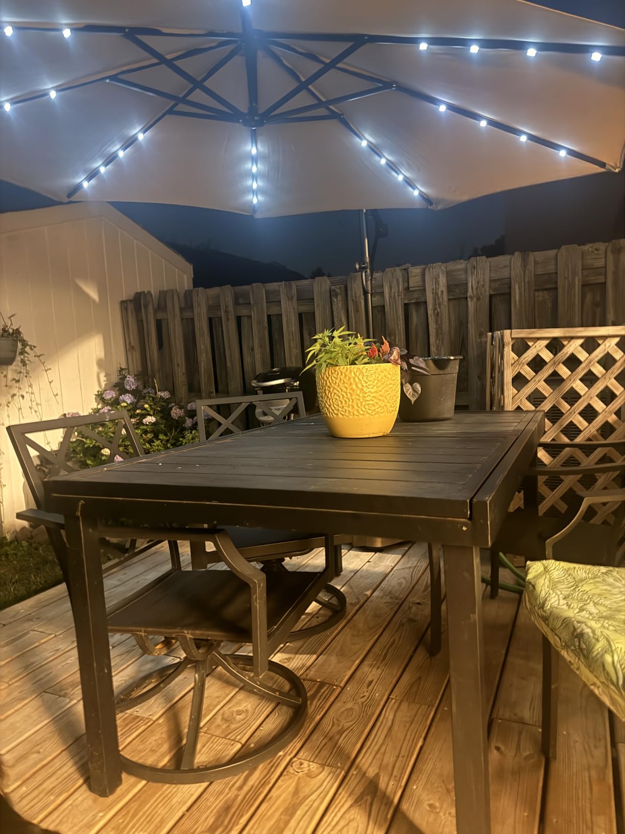 wikiwiki 10ft Solar LED Offset Patio Umbrella, Outdoor Cantilever Patio Umbrellas with Solar Lights for Backyard, Poolside and Garden, Easy Tilt Adjustment, 32 LED Lights & Polyester Shade, Beige customer photo 2