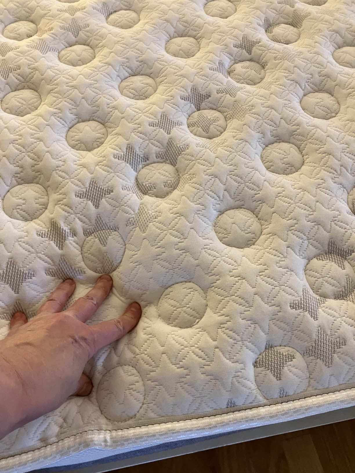 Sleepmax Queen Mattress 14 Inch - Hotel-Collection Hybrid Mattress Pain Relief - Extra Lumbar & Hip Support - Cooling Gel Bed in a Box Spine Alignment - CertiPUR-US, Fiberglass-Free, 365-Night Trial customer photo 1