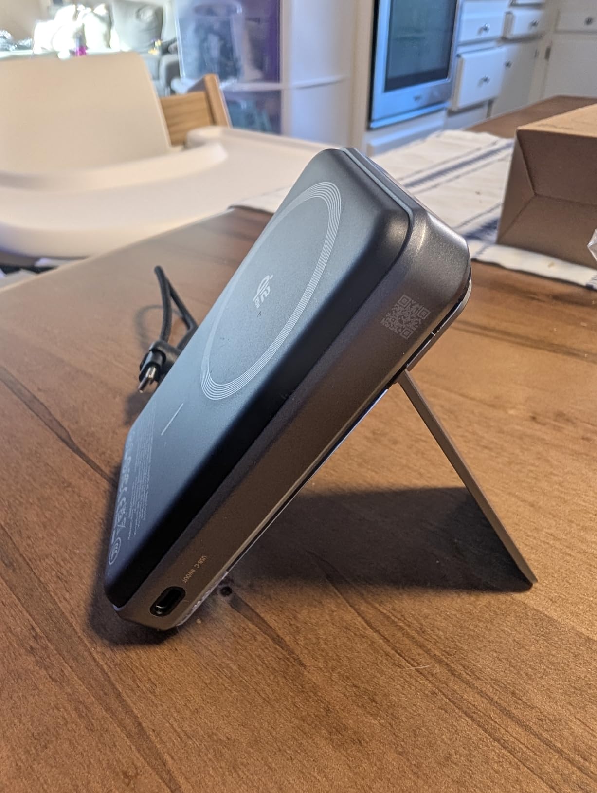 sharge ICEMAG 3 MagSafe Portable Charger, Qi2.2 25W Magnetic Power Bank 10000mAh 35W USB-C Fast Charging, with Active Cooling& Built-in Cable, Transparent RGB Design for iPhone 17/16/15/14 Series customer photo 1