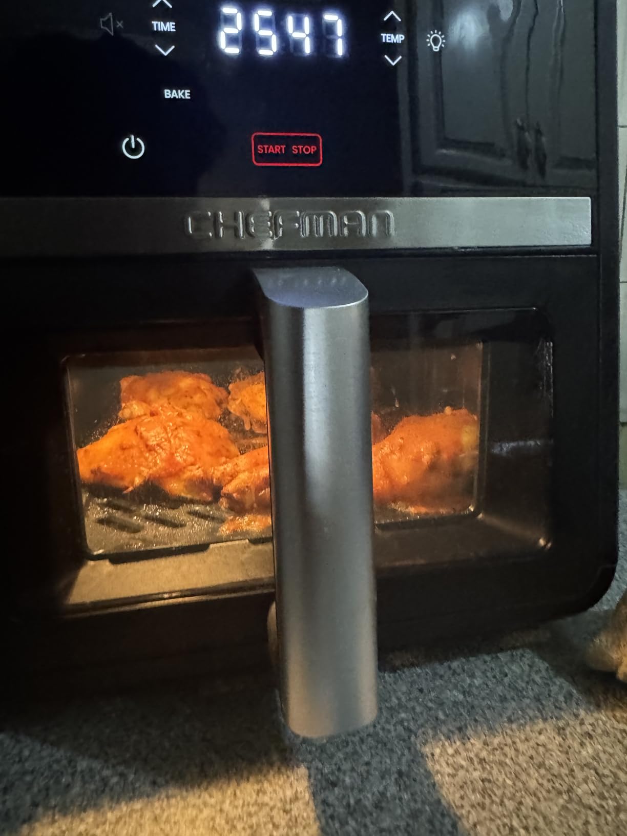 Chefman Air Fryer 9 Qt | TurboFry 7-in-1 High-Powered 450F Cooking for Crispier and Even Results | XL Basket with Viewing Window | Air Fry, Bake, Broil, Reheat, Dehydrate, Defrost, Keep Warm customer photo 2