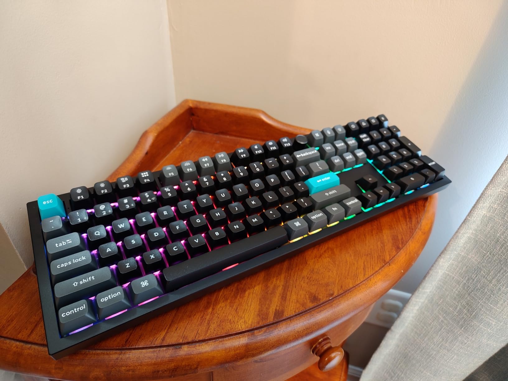 Keychron Q6 Ultra 8K Polling Rate Aluminum Wireless Mechanical Keyboard, 2.4 GHz/Bluetooth/Wired Full-Size Custom RGB, Hot-Swappable Silk POM Banana Switch customer photo 1