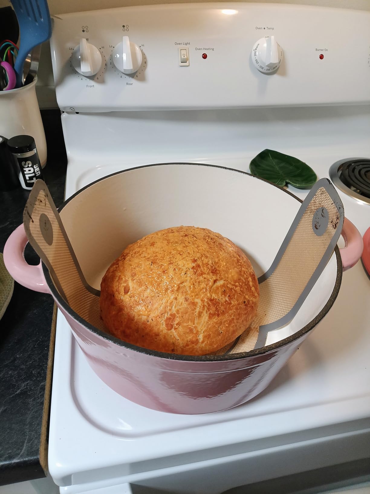 Overmont Enameled Cast Iron Dutch Oven, 5.5QT Pot with Lid, White customer photo 1