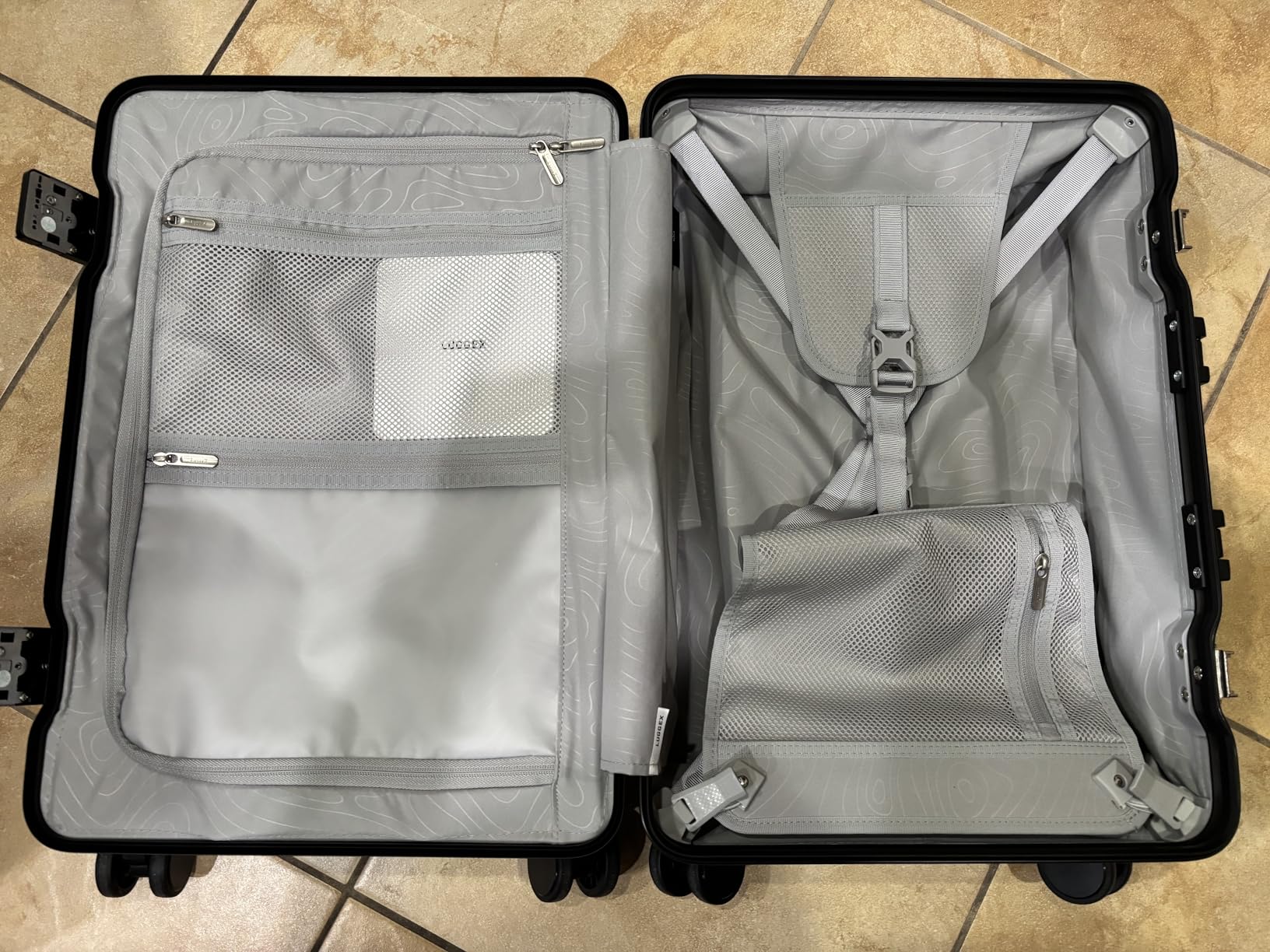 LUGGEX Zipperless Carry On Luggage with Spinner Wheels 22.5