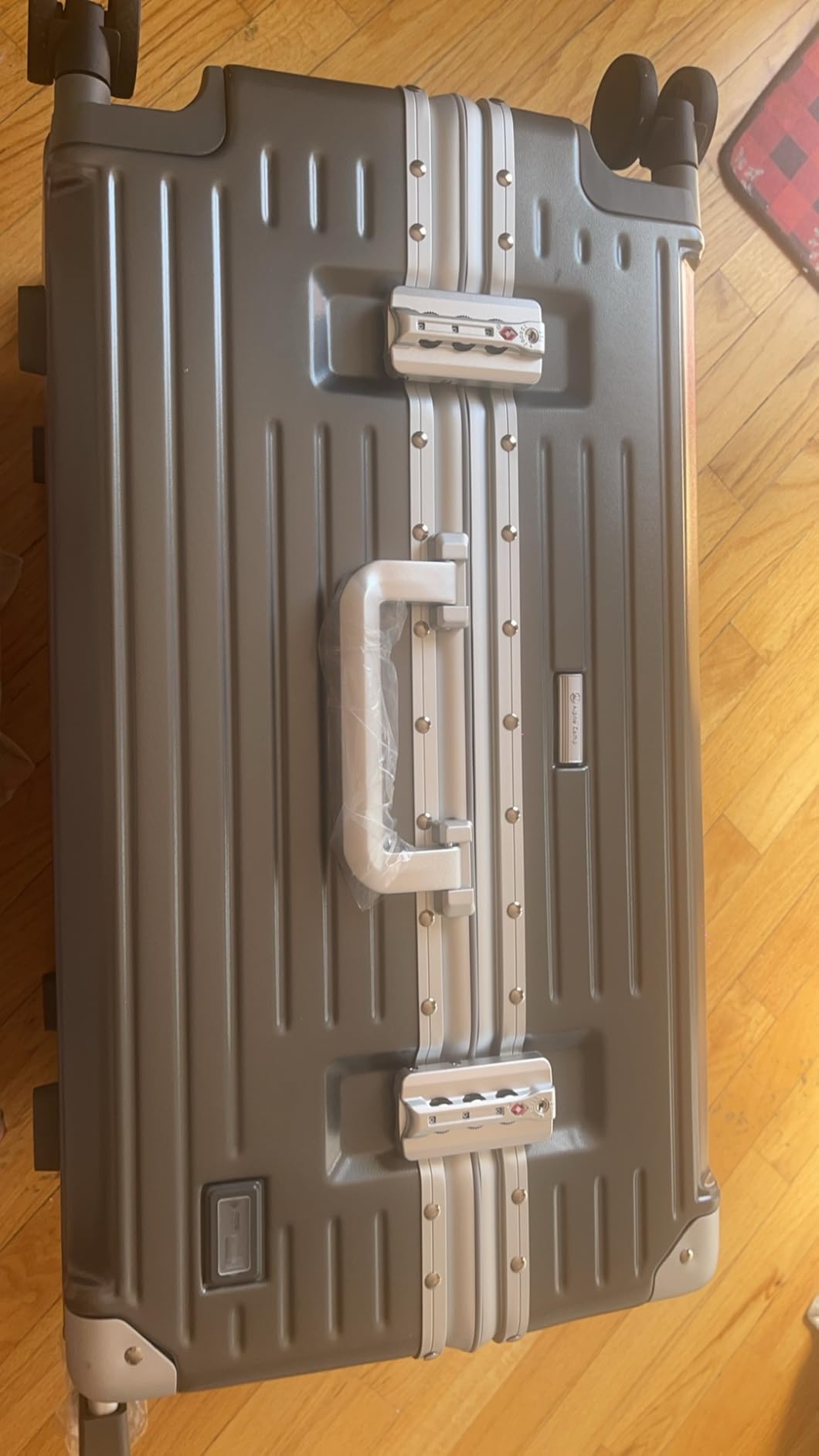 ALPHA CAMP Trunk Luggage, Large 28 Inch Thickened Aluminum Frame Luggage with TSA Spinner Wheels, 3-Layer PC Hardside Zipperless Travel Suitcase, Type-C USB Charging Port, Cup Holder, Silver customer photo 2