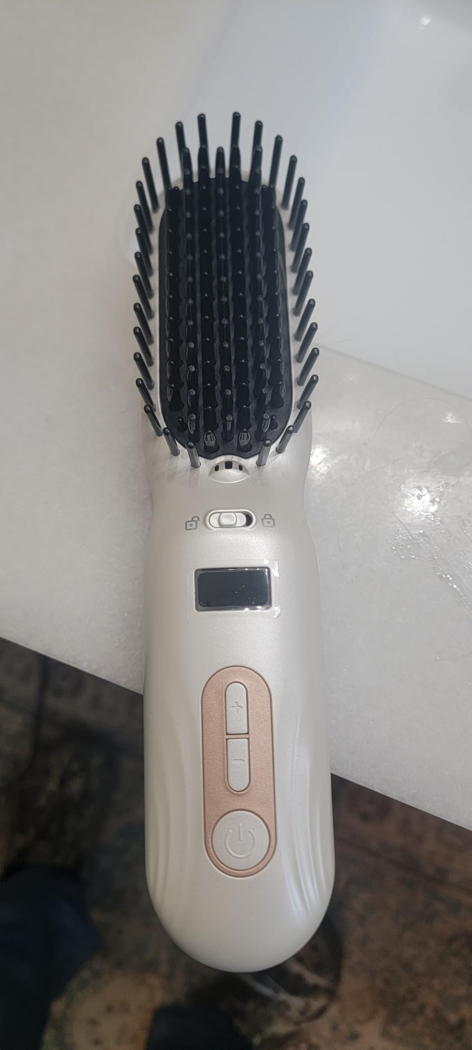 Dreame Silky Cordless Hair Straightening Comb, Rechargeable Ionic Straightener Brush for Women, 2Billion Ions, Fast Heating MCH & 7 Temp Settings Hot Comb, 5D Wide-Bristle Design, Mini Travel Size customer photo 2
