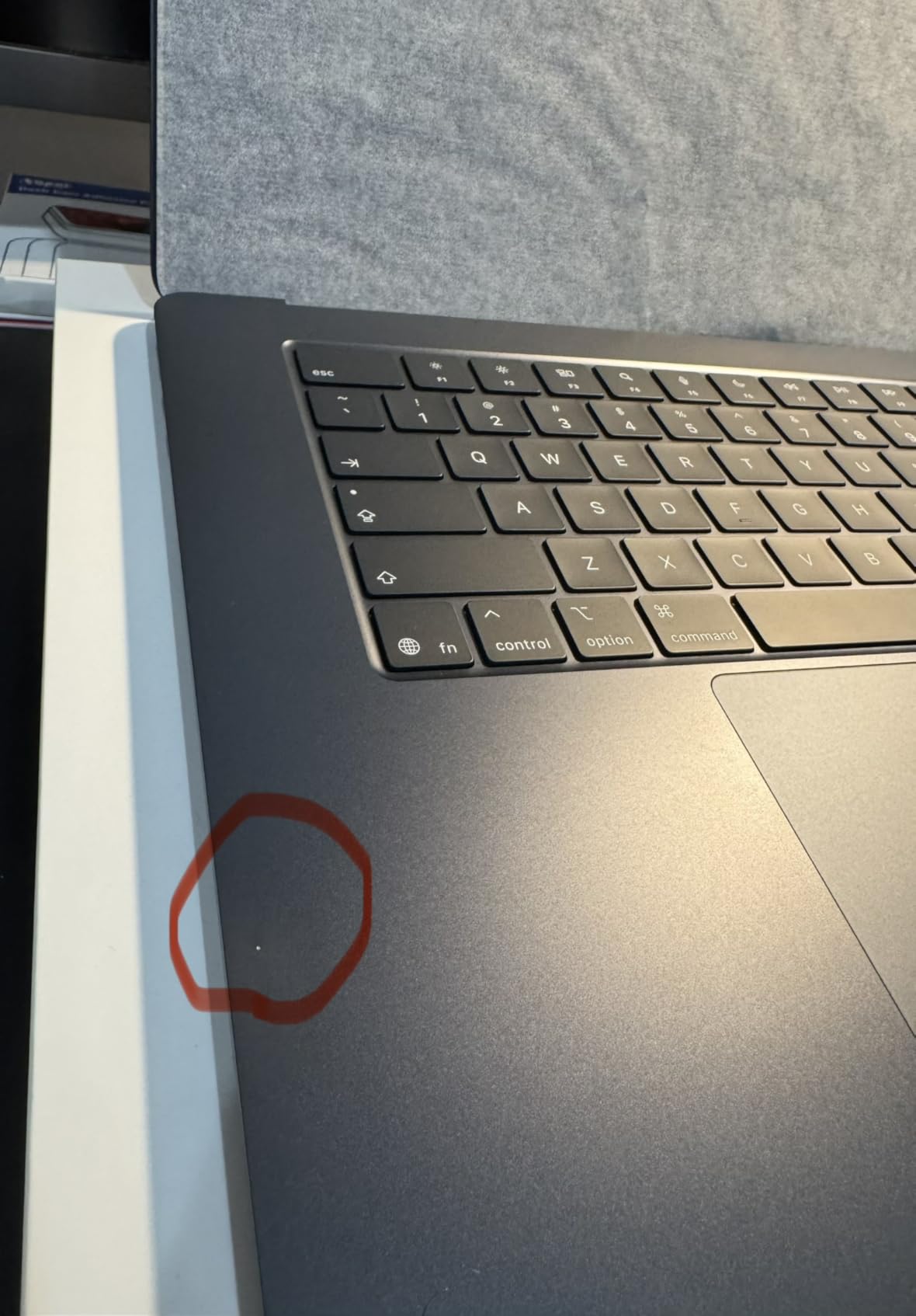 2026 MacBook Air 15-inch Laptop with M5 chip: Built for AI, 15.3-inch Liquid Retina Display, 24GB Unified Memory, 1TB SSD, 12MP Center Stage Camera, Touch ID, Wi-Fi 7; Midnight customer photo 2