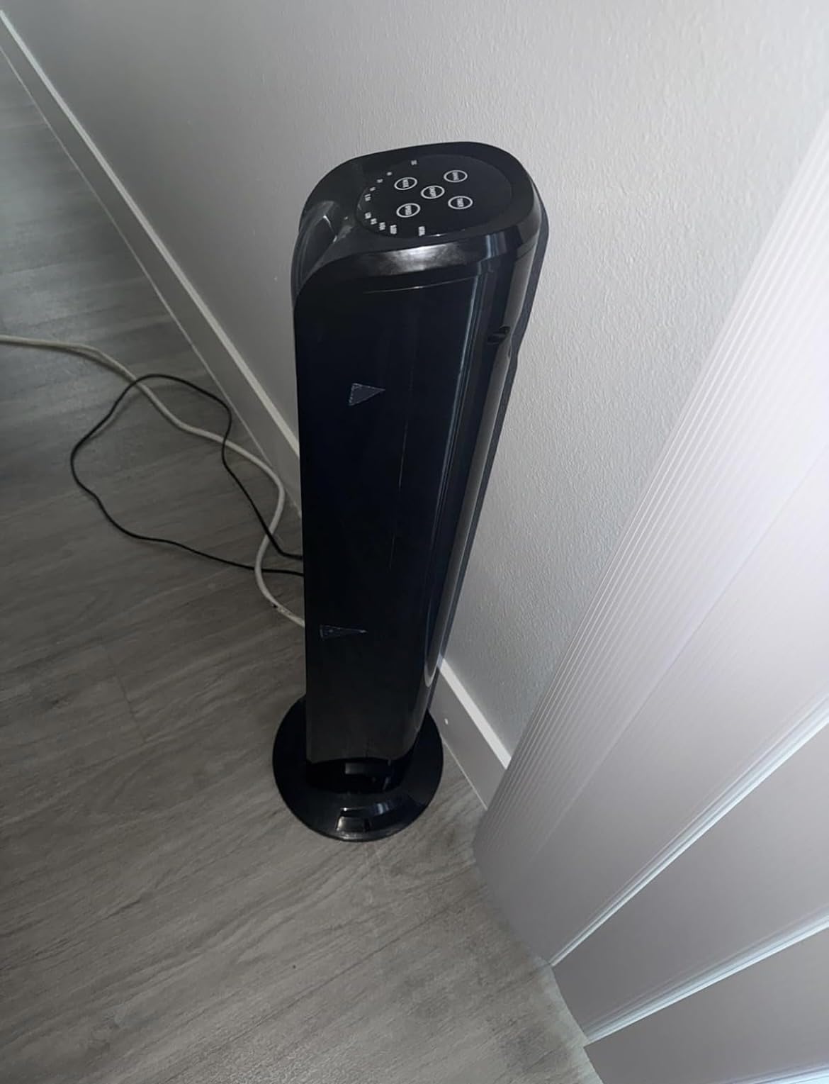 Uthfy Oscillating Tower Fan for Bedroom, Portable Standing Fan with Remote, 3 Modes 3 Speeds, 7.5H Timer, 120° Quiet Cooling for Living room, Office, Black customer photo 2