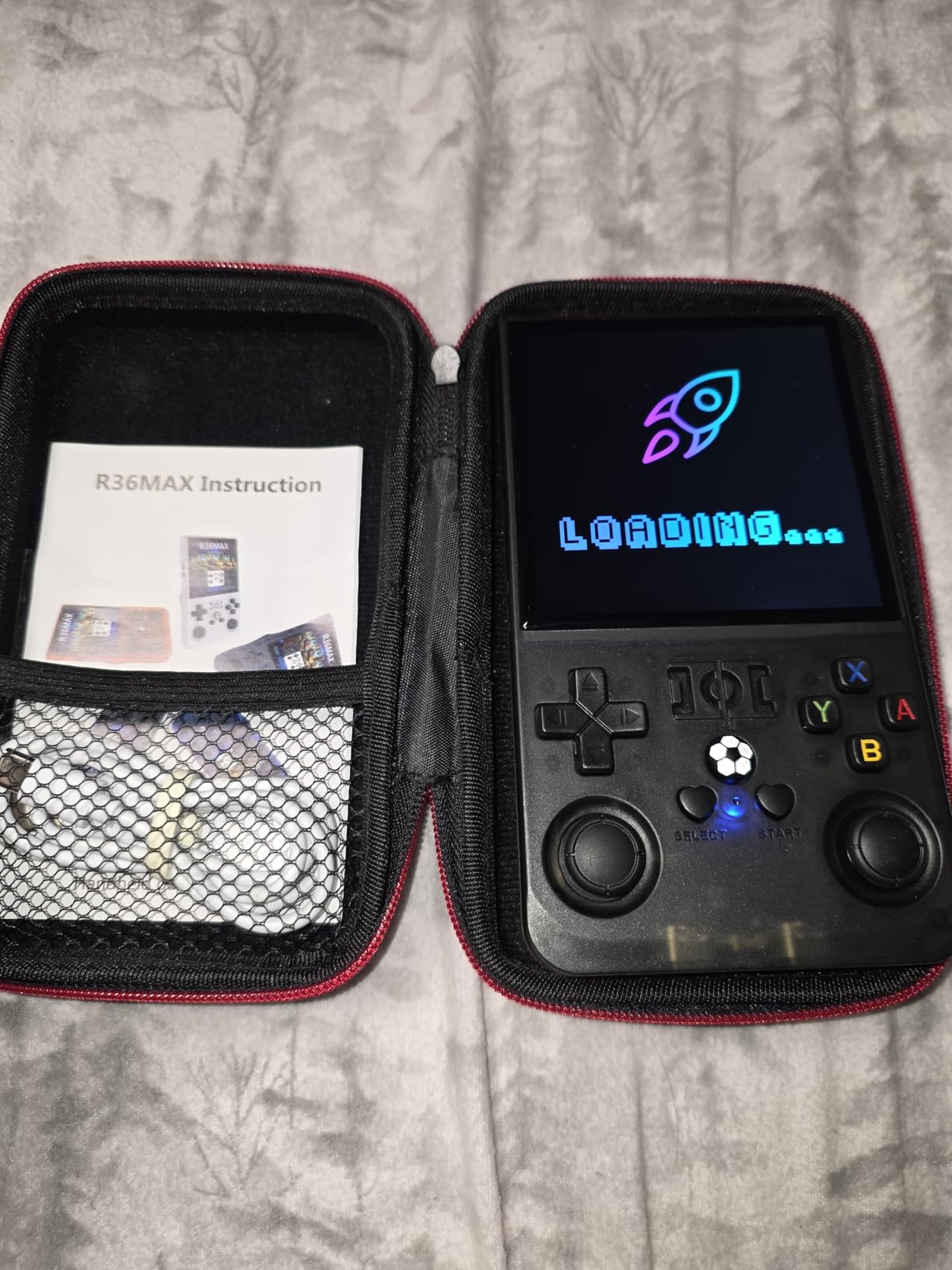 R36MAX Retro Gaming Console, Retro Handheld Games Console with 64GB TF Card, Open Source Linux System, 4.0 inch IPS HD Screen, 4000mAh Battery (Blue) customer photo 1