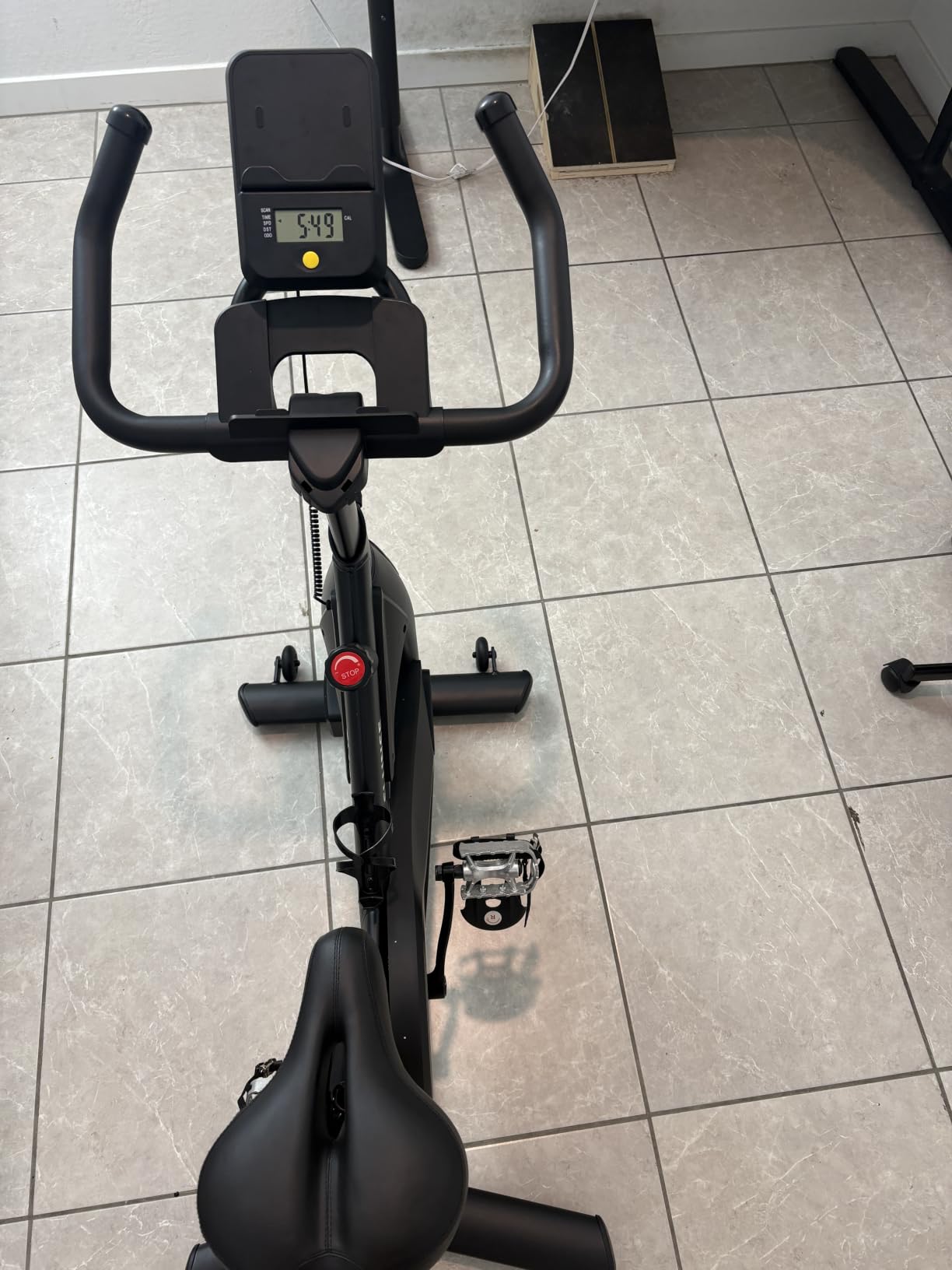 Exercise Bike, Adjustable Magnetic Resistance Stationary Bikes for Home with App Compatible, Silent Indoor Cycling Bike with 350lbs Weight Capacity Comfortable Seat, Digital Monitor & Phone Mount customer photo 2