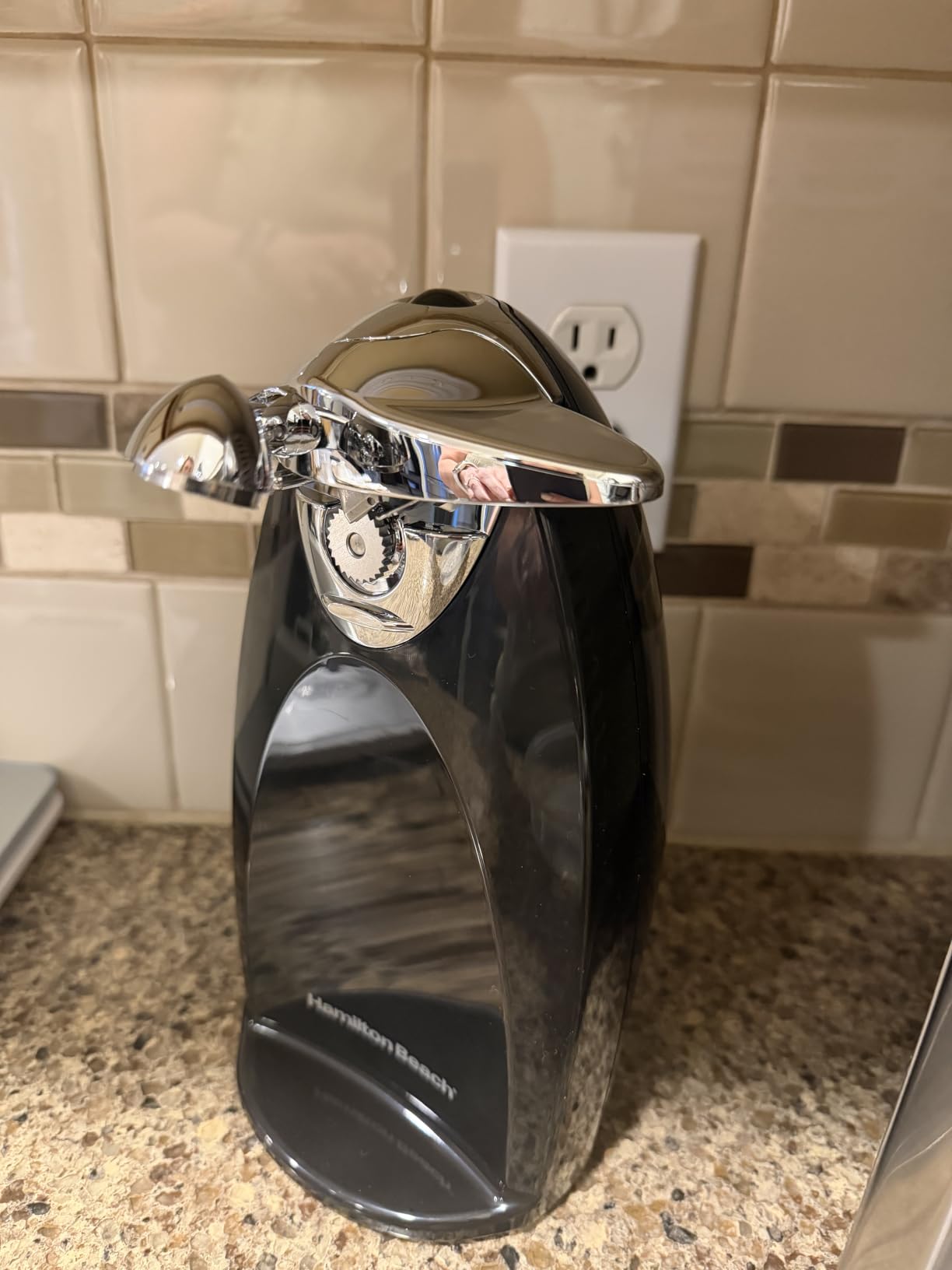 Hamilton Beach Classic Chrome Electric Can Opener with Automatic Shutoff | Patented SureCut Technology Easily Aligns Can | Knife Sharpener | Cord Storage | Extra Tall | Black | 76380J customer photo 1