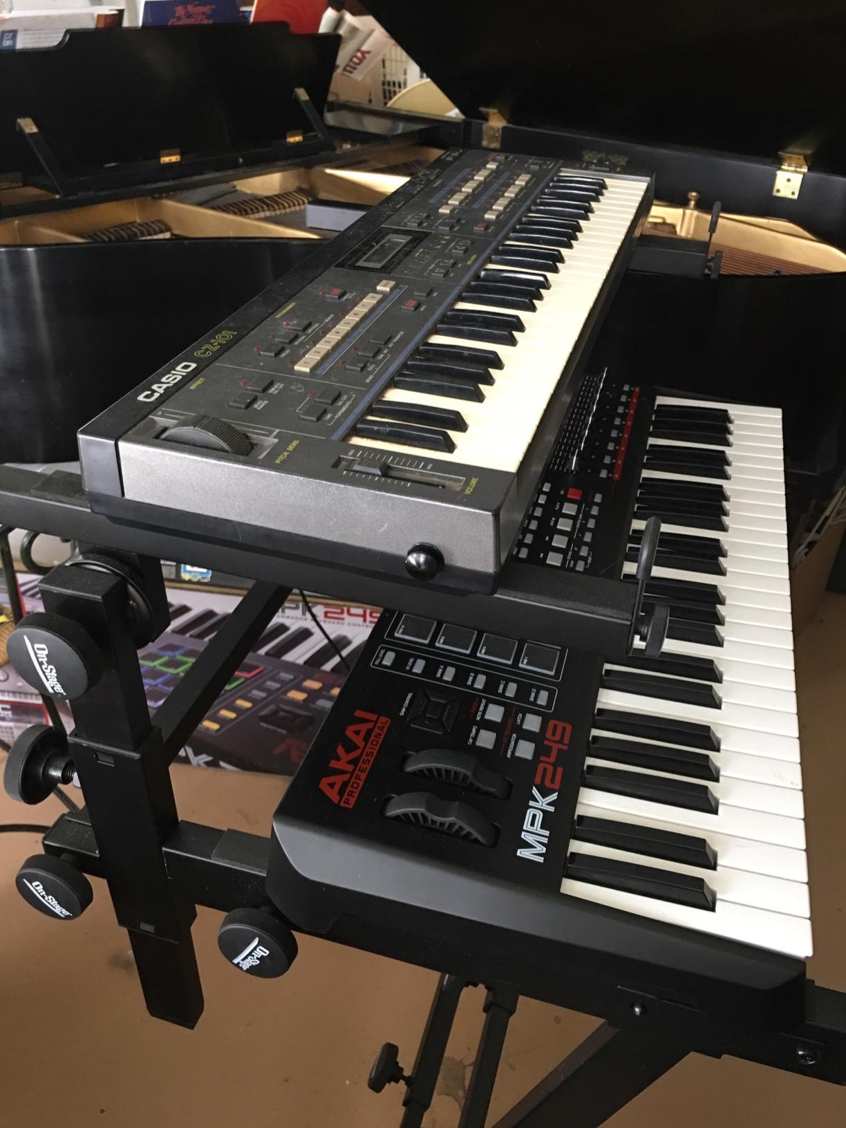 OnStage KS7365EJ Folding-Z Keyboard Stand w/ Second Tier (Heavy-Duty, Ergonomic, Digital Pianos, Synthesizers, Organs, Up to 400LBs, Double Keyboard Rig, Portable, Z-Style Frame, Black) customer photo 2