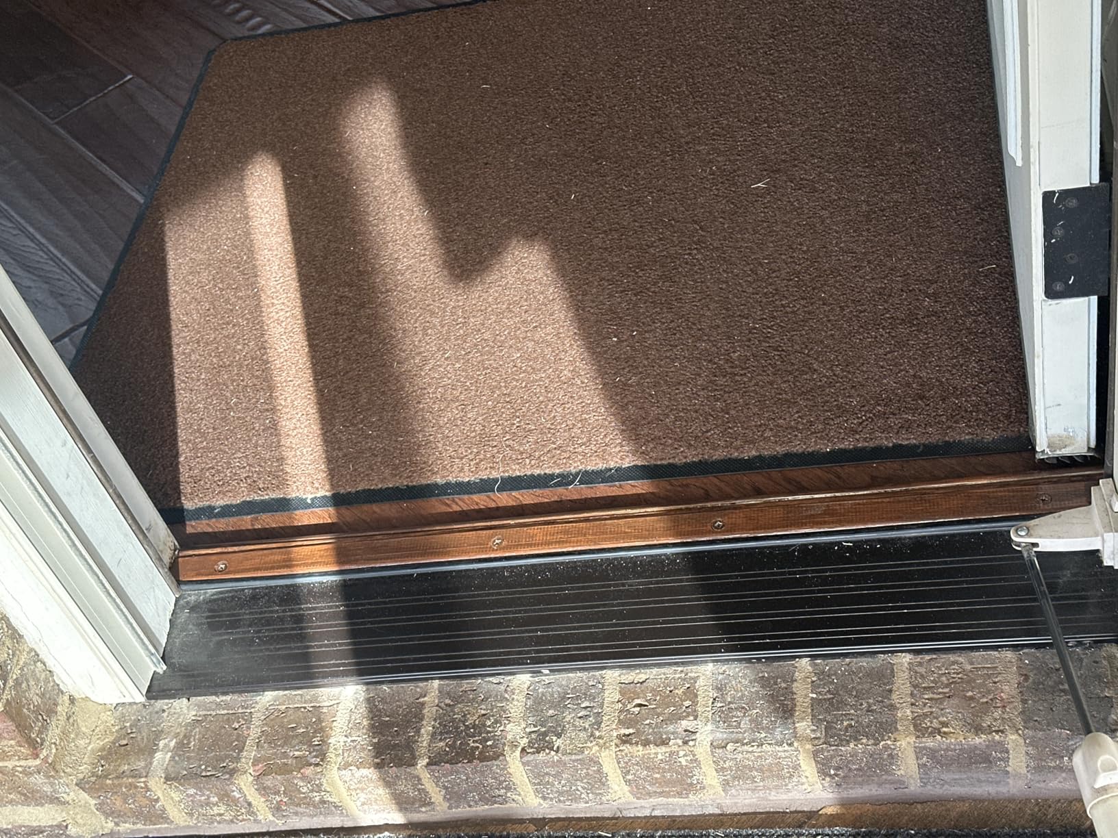 M-D Building Products 78634 5-5/8 in. x 1-1/8 in. x 36 in. Bronze Adjustable Aluminum & Hardwood Threshold Kit customer photo 1