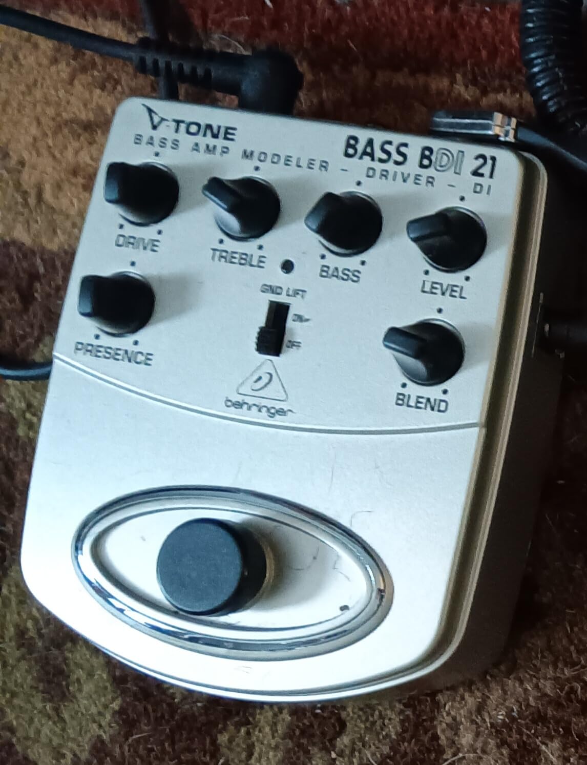 Behringer V-Tone BDI21 Bass Amp Modeler / Direct Recording Preamp / DI Box customer photo 1