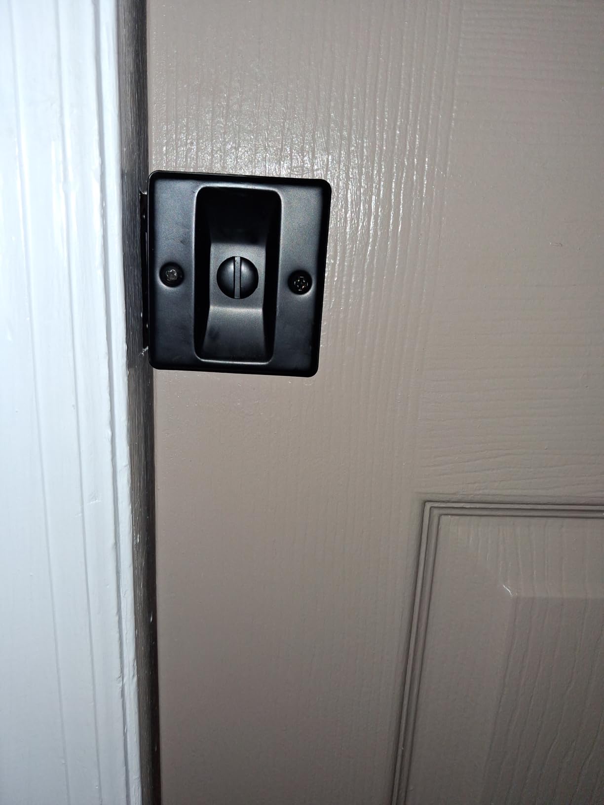 Prime-Line N 6774 Pocket Door Privacy Lock with Pull - Antique Brass, Replace Old or Damaged Pocket Door Locks Quickly and Easily (Single Pack) customer photo 1