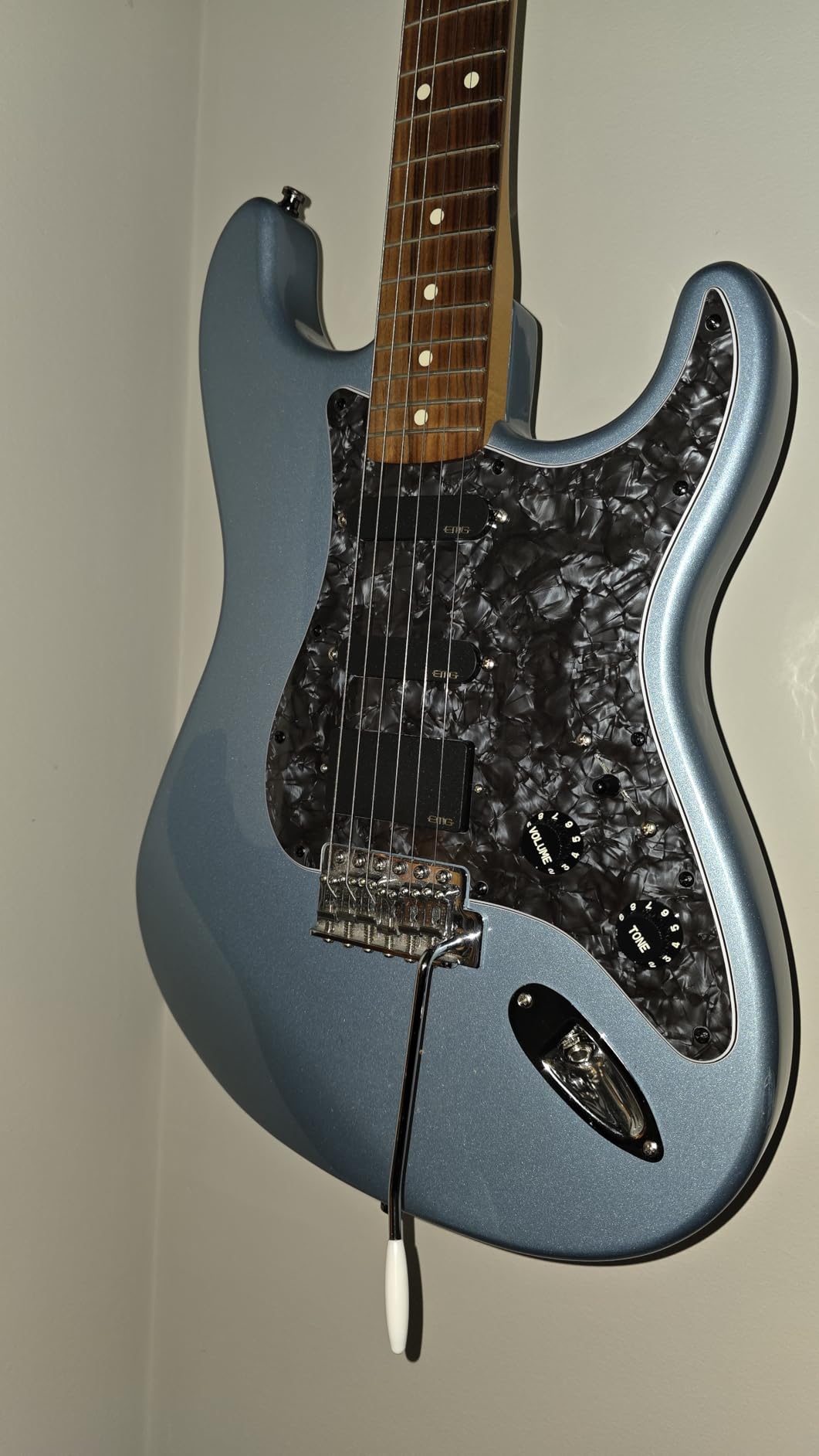 EMG KH20 Pro Series Kirk Hammett Active Pickup Prewired Guitar Pickguard Set customer photo 1