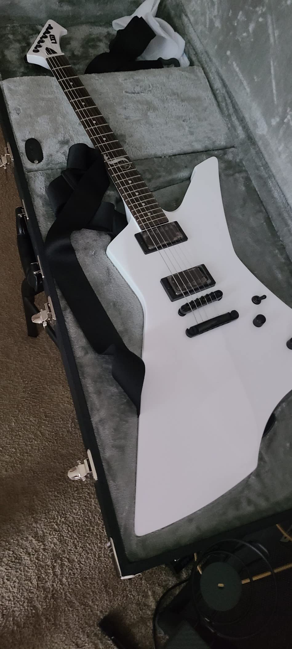 ESP LTD James Hetfield Signature Snakebyte - Snow White customer photo 1