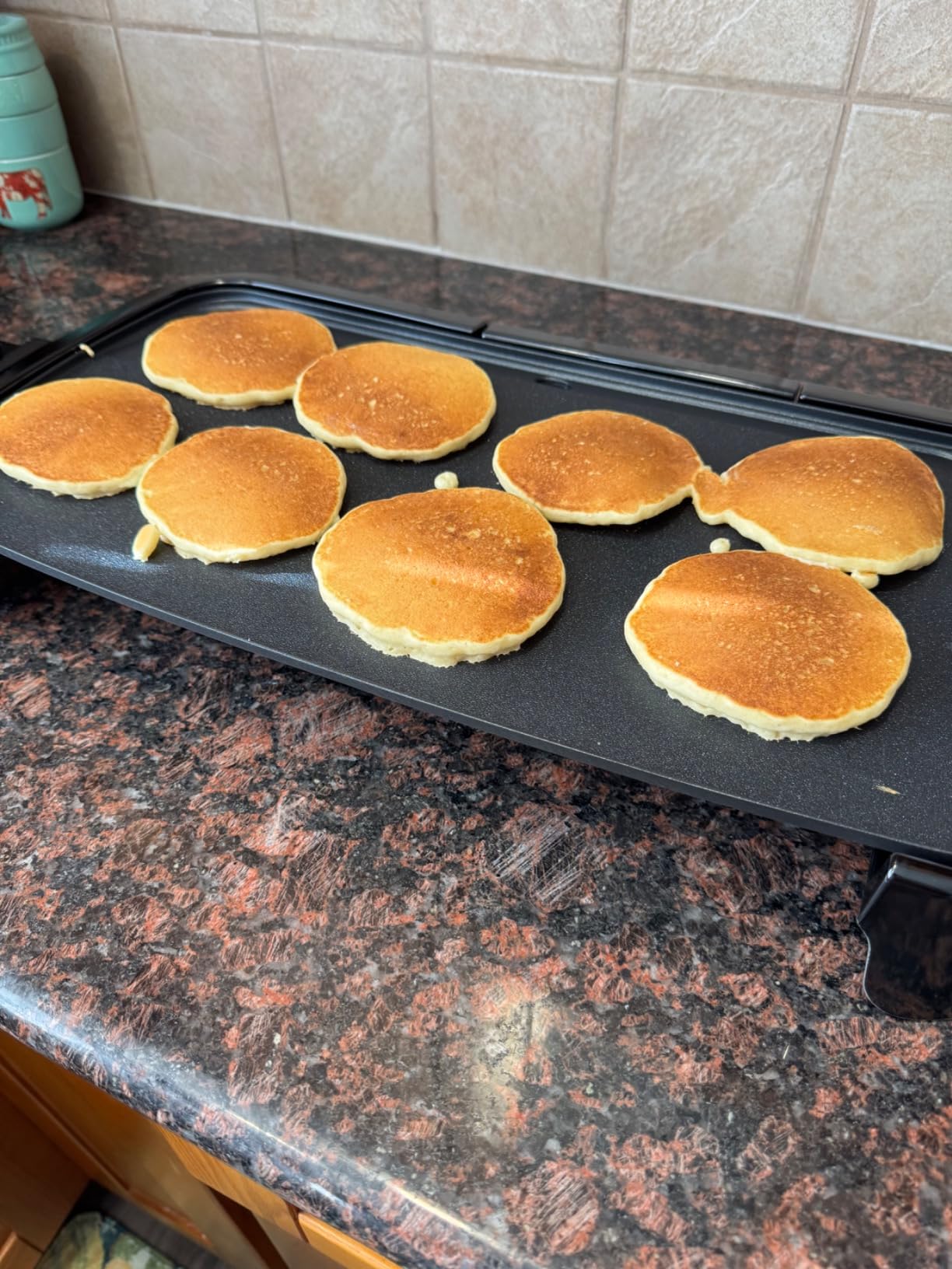 BLACK+DECKER GD2011B Family Sized Electric Griddle, 20 x 11-Inch, Black customer photo 1