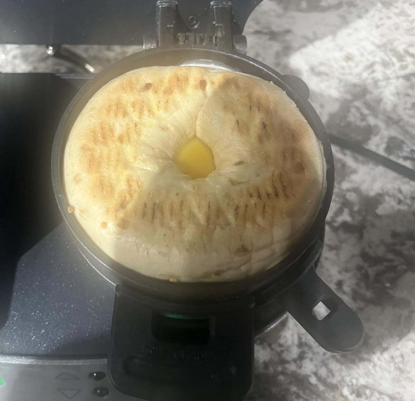 Hamilton Beach Dual Breakfast Sandwich Maker with Egg Cooker Rings & Timer | Perfect for English Muffins, Croissants, Mini Waffles | Customizable & Fast |PFAS-Free | Silver | 25490MNA customer photo 1