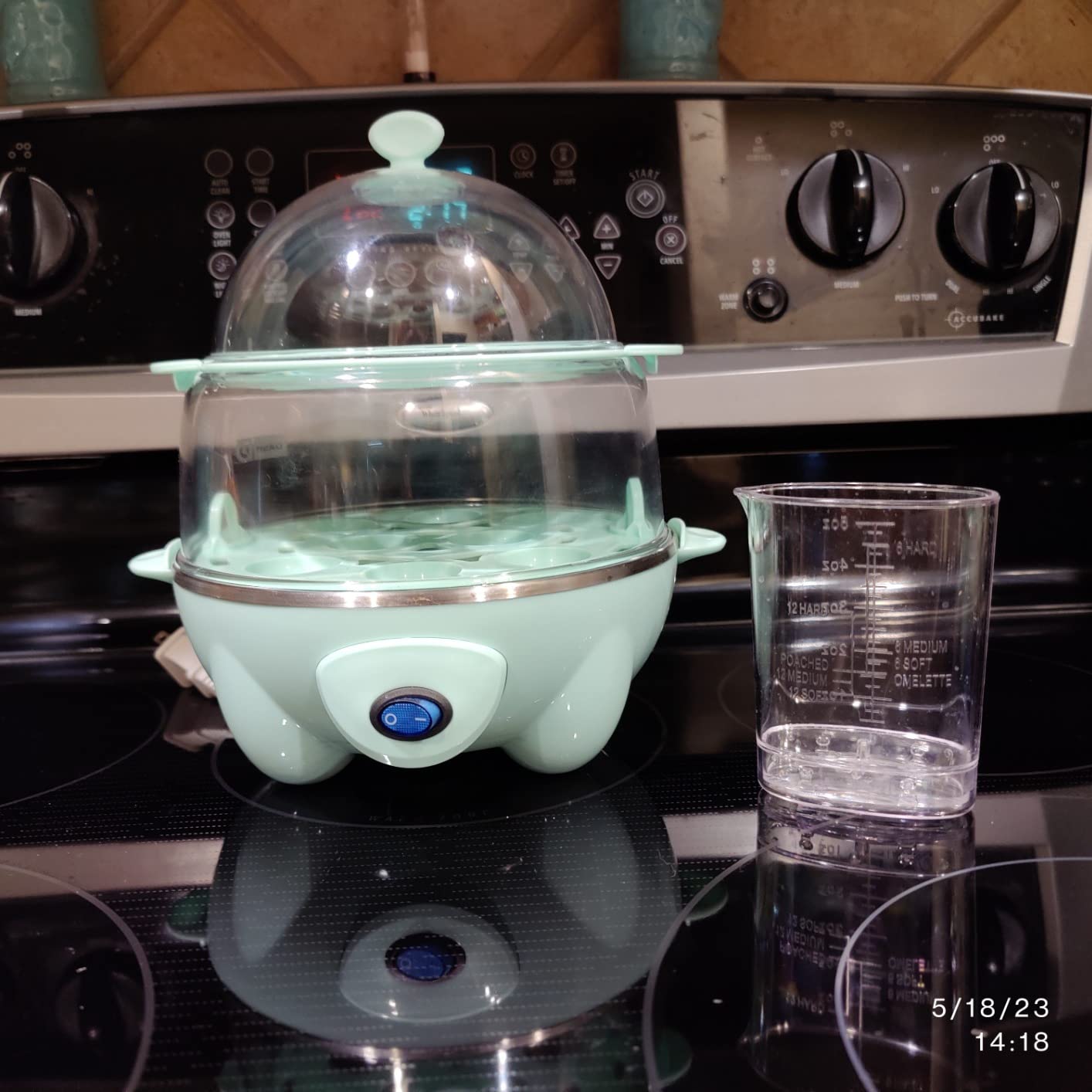 Dash Deluxe Egg Cooker - Boiler, Poacher & Steamer - Includes Measuring & Recipe Guide - Dishwasher Safe - Holds 12 Eggs, Black customer photo 2