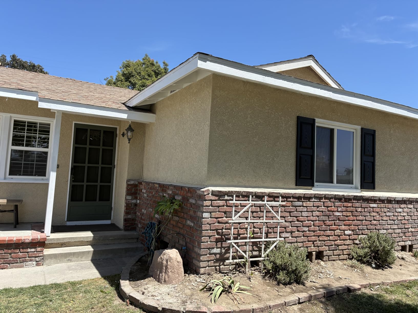 Ekena Millwork Lifetime Vinyl LP2S14X04300BL Standard Two Equal Panel Vinyls, Raised Panel Vinyl Shutters, w/Installation Shutter-Lok's & Matching Screws (Per Pair), 14 3/4