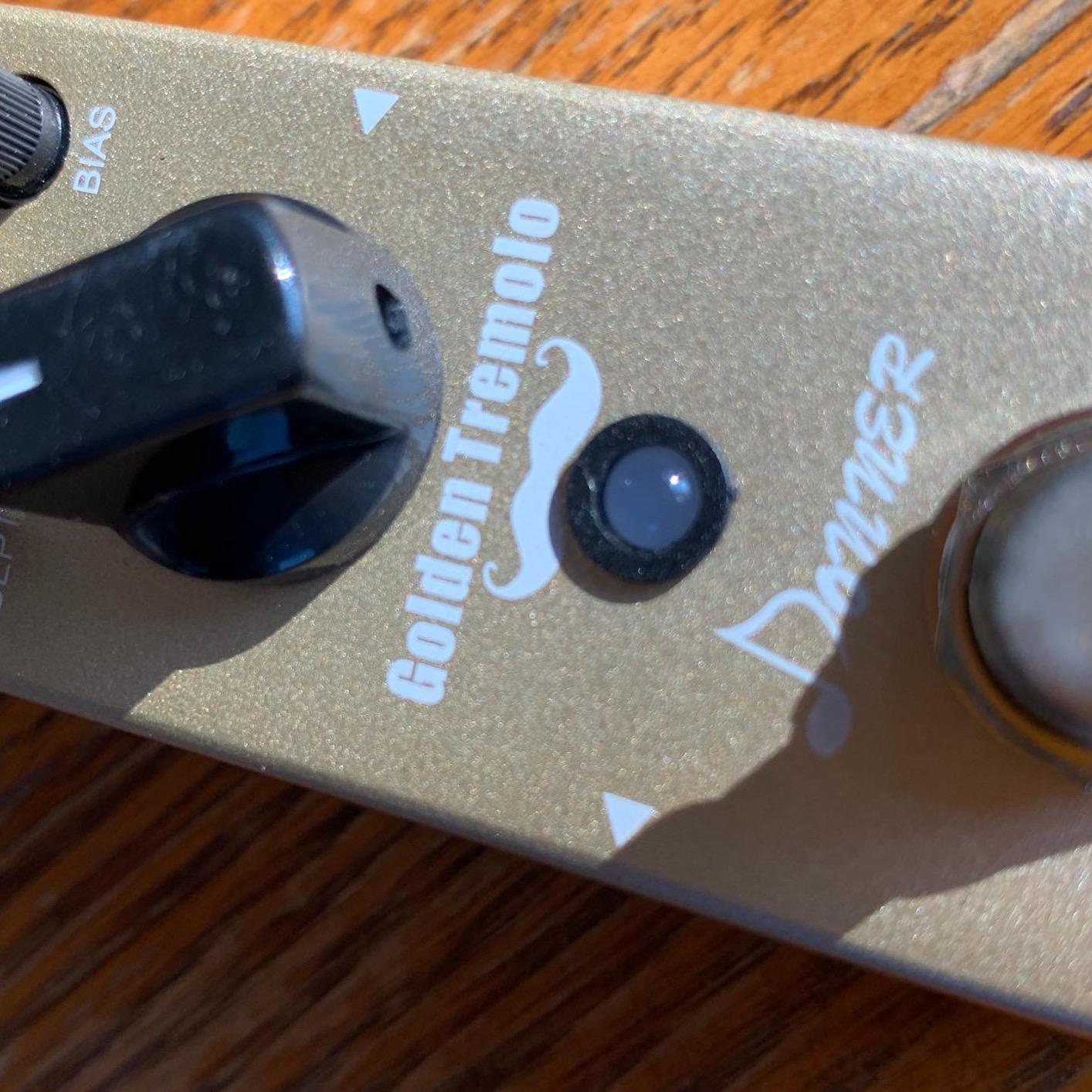 Donner Golden Tremolo Guitar Pedal Analog Tremolo Effect Pedal customer photo 2