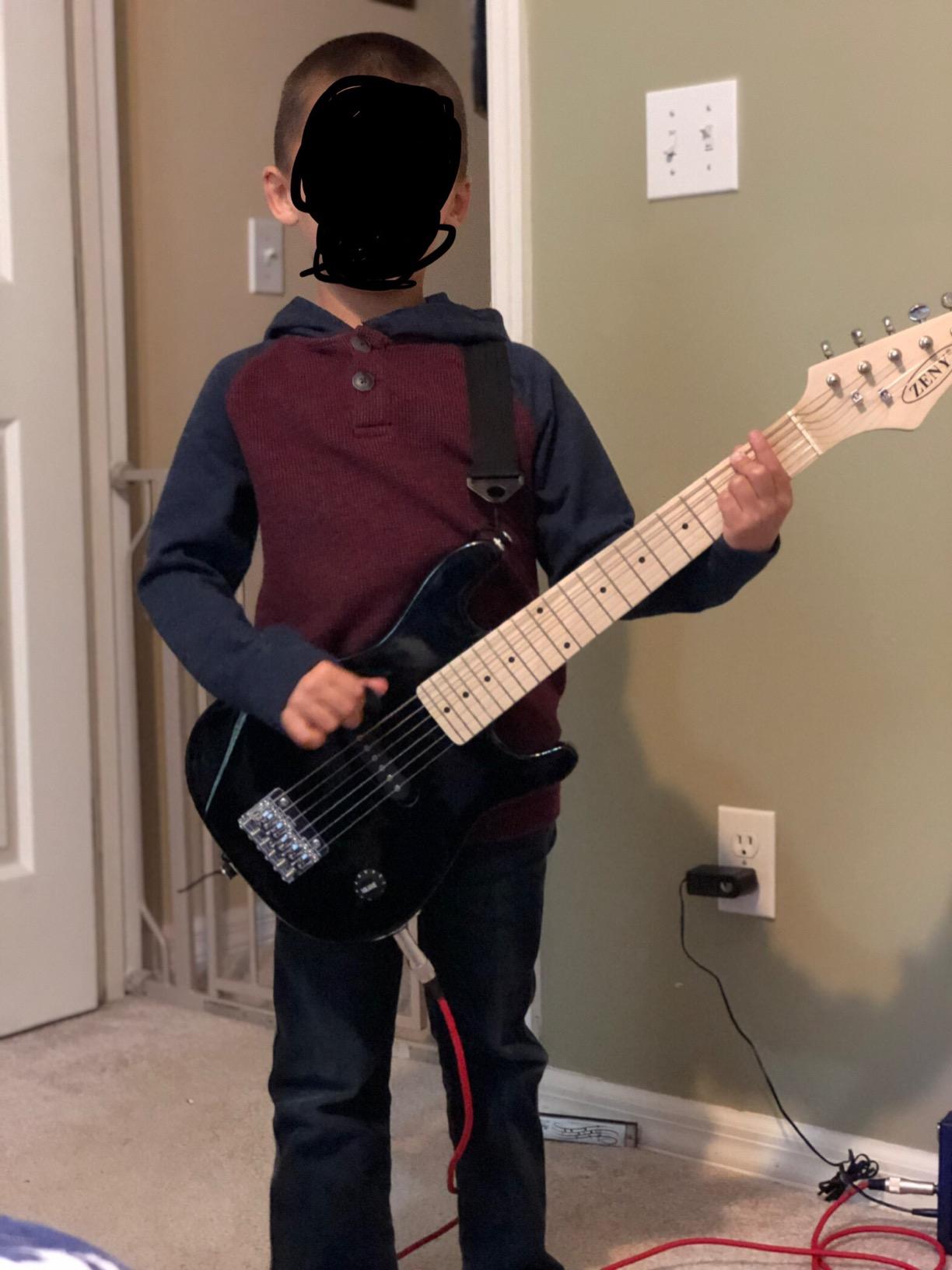 30 Inch Electric Guitar, Starter Kit for Kids with 5W Amplifier, Picks, Gig Bag, Shoulder Strap, Cable & Accessory Kit, Solid Wood Body, Black customer photo 1