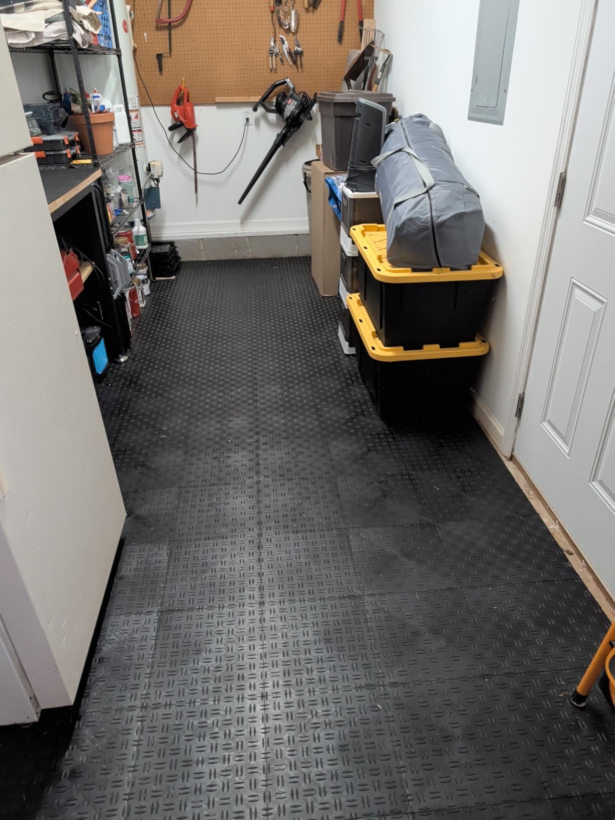 Big Floors GarageTrac Garage Floor Tiles, Interlocking Garage Flooring, Diamond Pattern Non-Slip Heavy-Duty Copolymer Modular Tile, Graphite, 48 Pack of 12 x 12