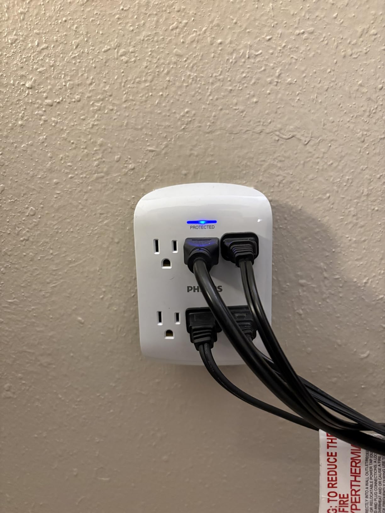 Philips 6-Outlet Extender Surge Protector, Wall Tap, 900 Joules, 3-Prong, Space Saving Design, Protection Indicator LED Light, ETL Listed, White, SPP3461WA/37 customer photo 2