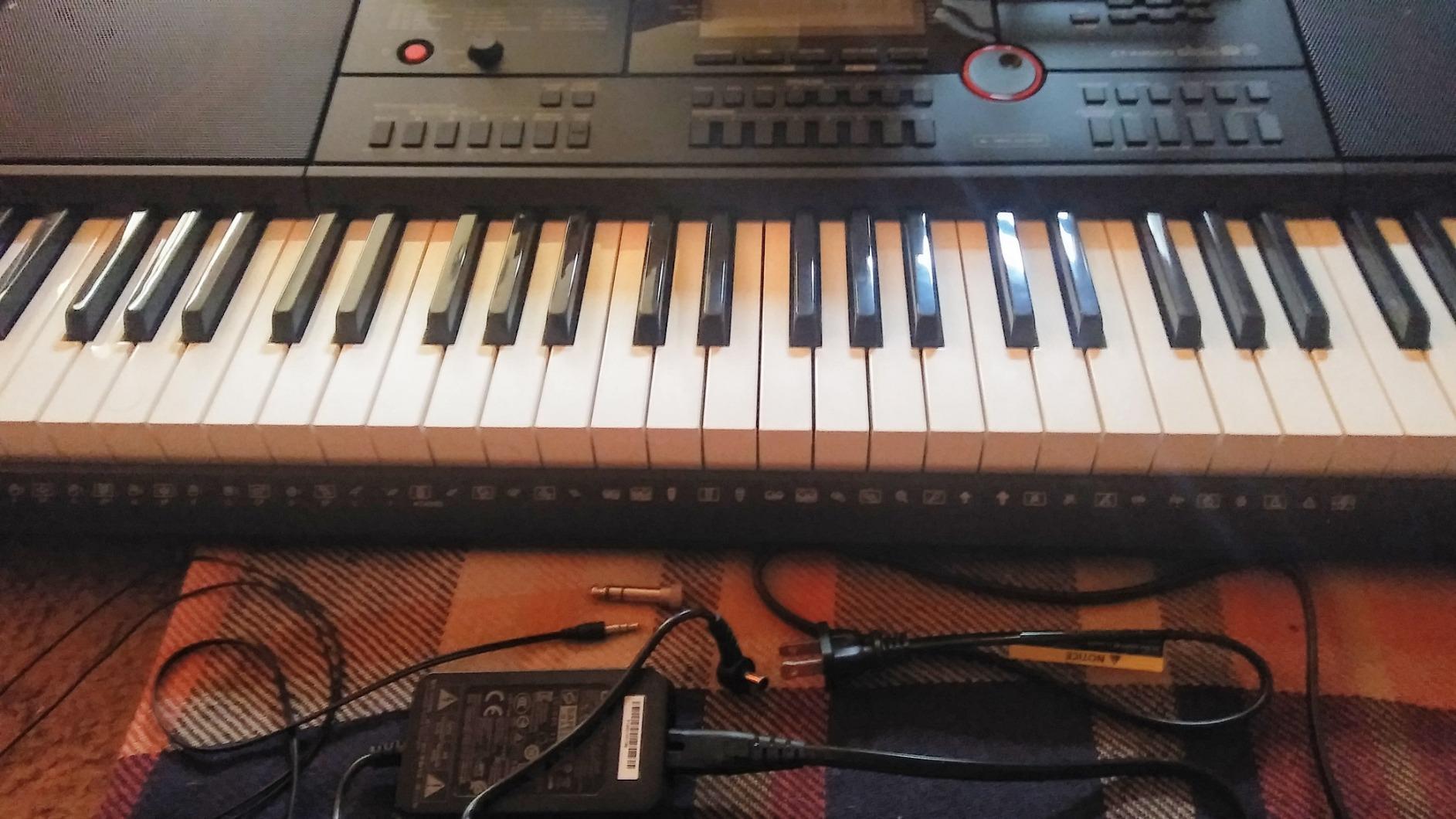Casio CT-X3000 61-Key Portable Arranger Keyboard with 800 Tones, 235 Rhythms, DSP Effects, 17-Track Recorder customer photo 2