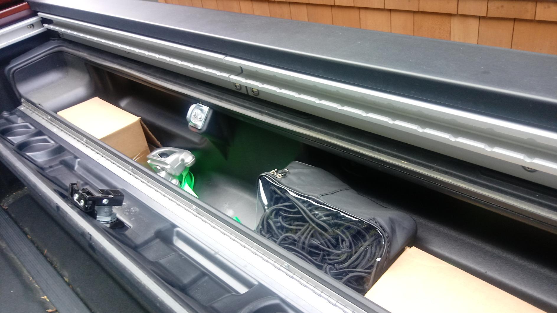 Seven Sparta 5' x 7' Bungee Cargo Net Stretches to 10' x 14' for Truck Bed, Pickup Bed, Trailer, Trunk, SUV with 16 Bonus D Clip Carabiners Car Organizer Net for Large Loads (Black, 5'x7') customer photo 2