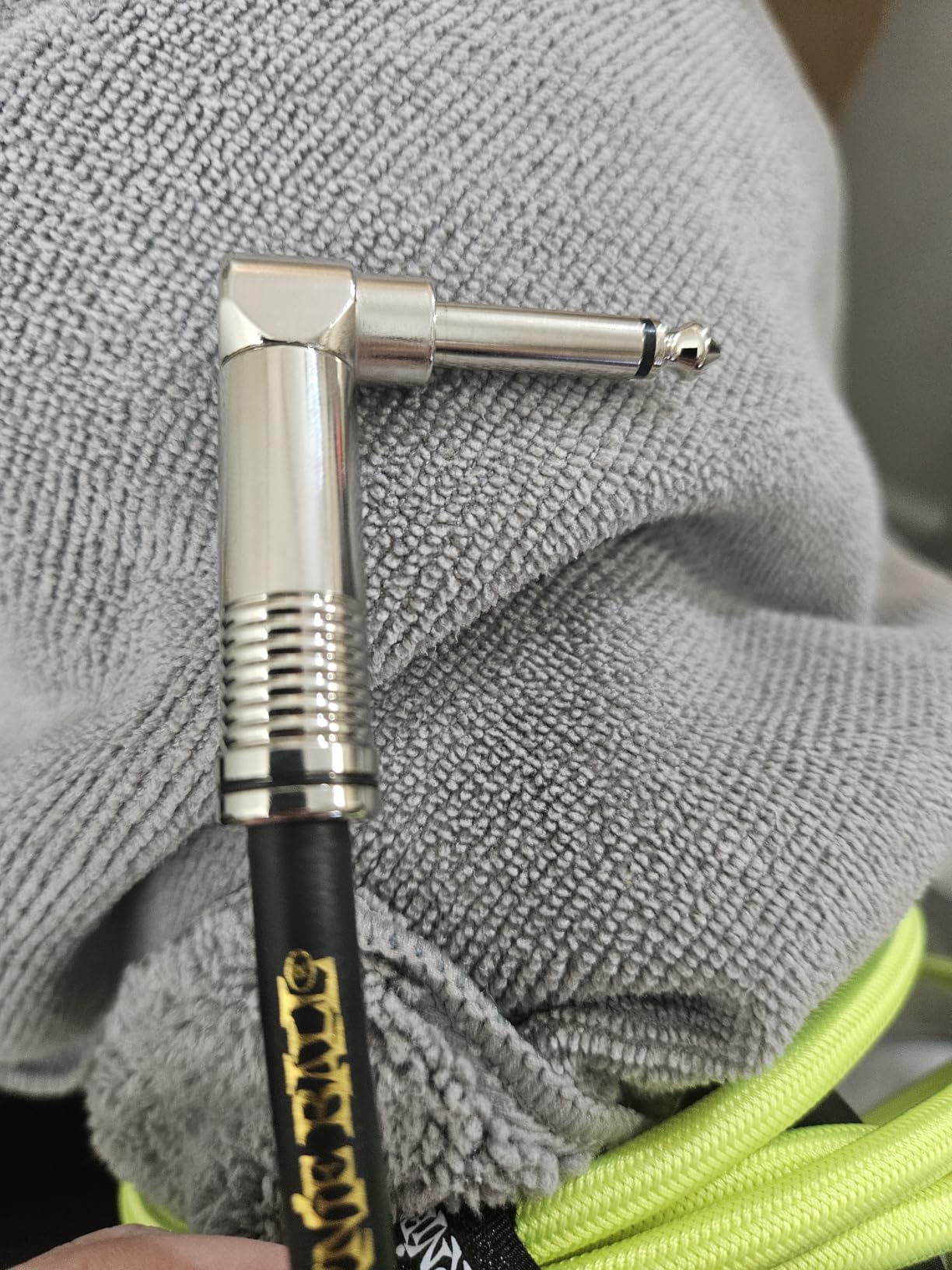 Ernie Ball Braided Instrument Cable, Straight/Angle, 10ft, Black (P06081) customer photo 1